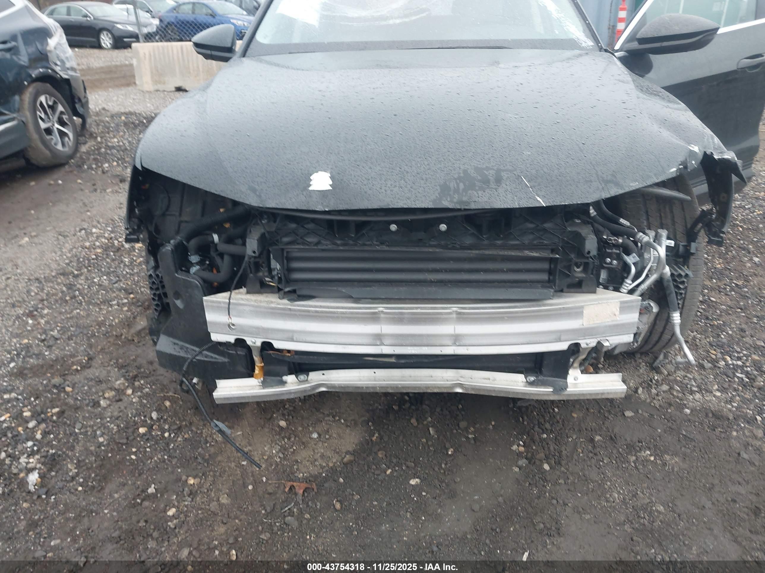AUDI Q8 image 6
