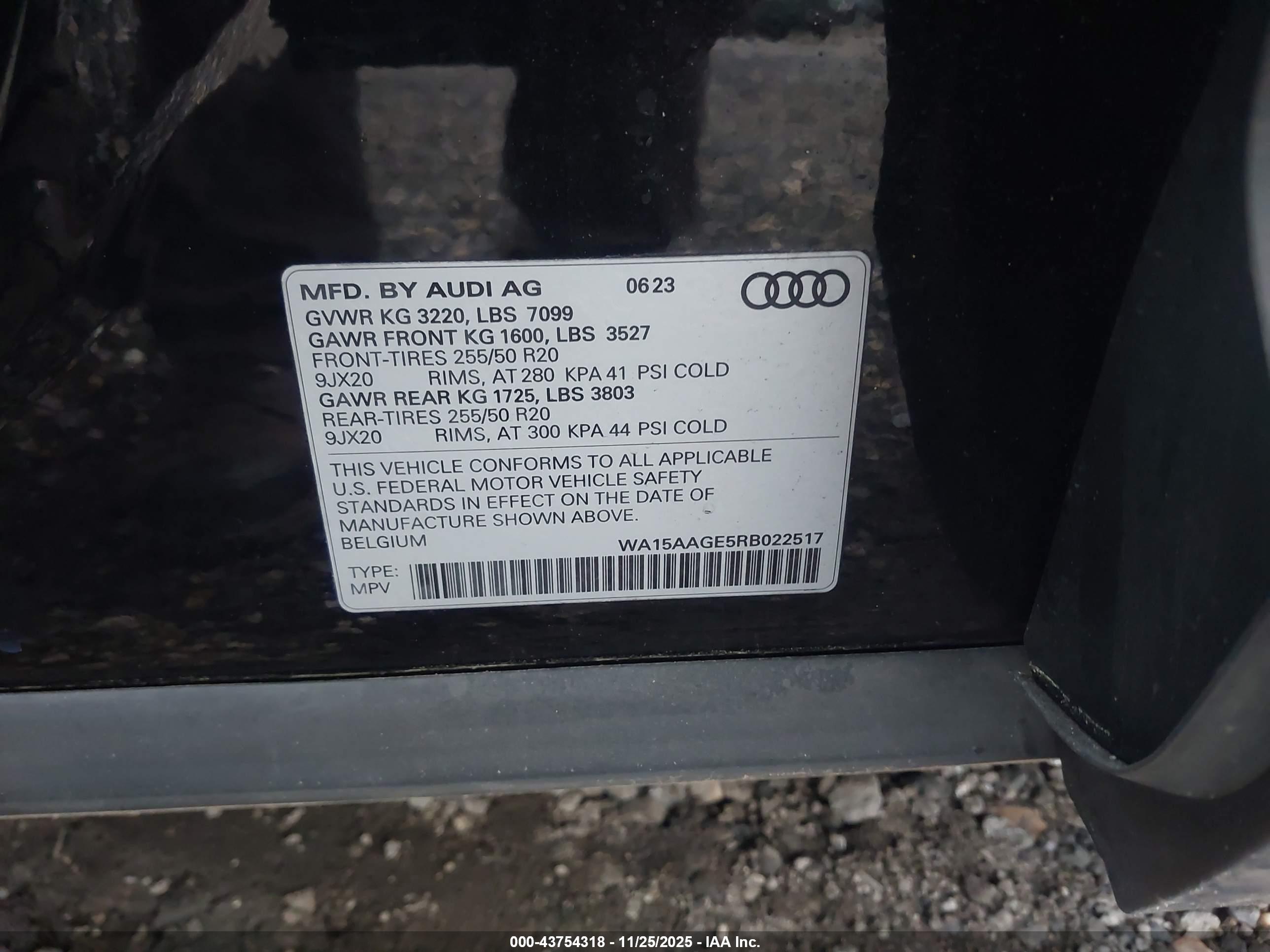 AUDI Q8 image 9