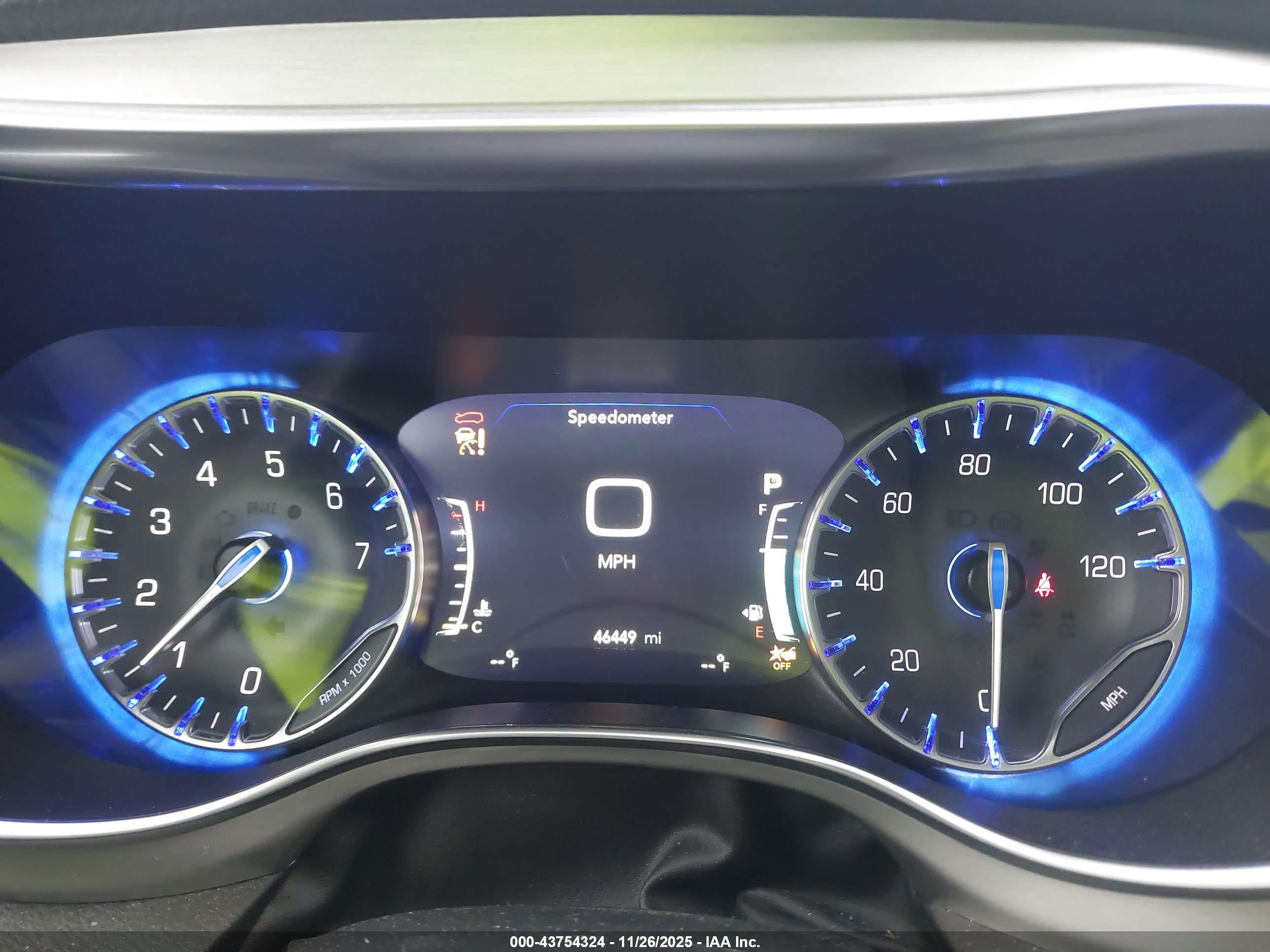CHRYSLER PACIFICA image 7