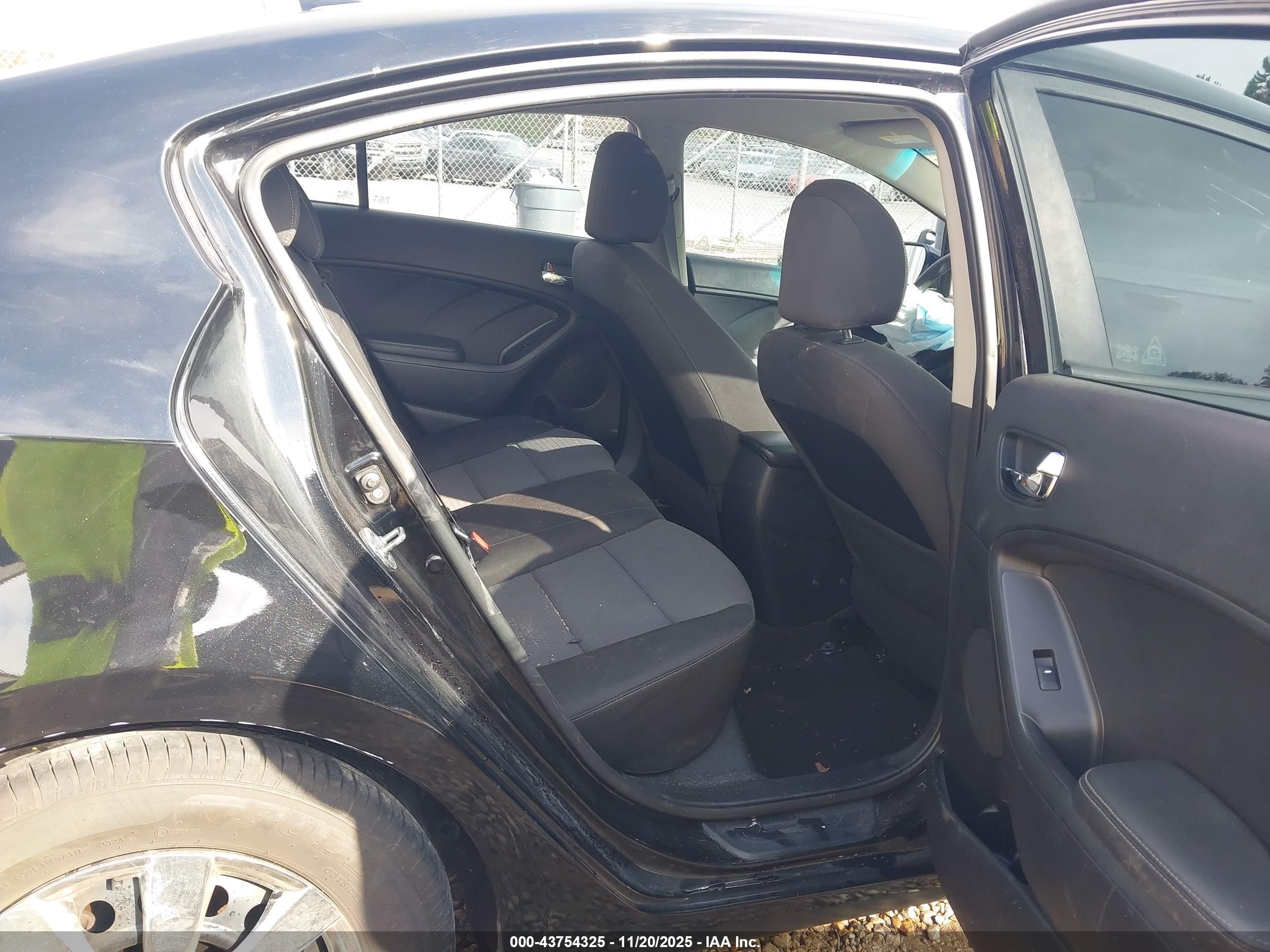 KIA FORTE image 8