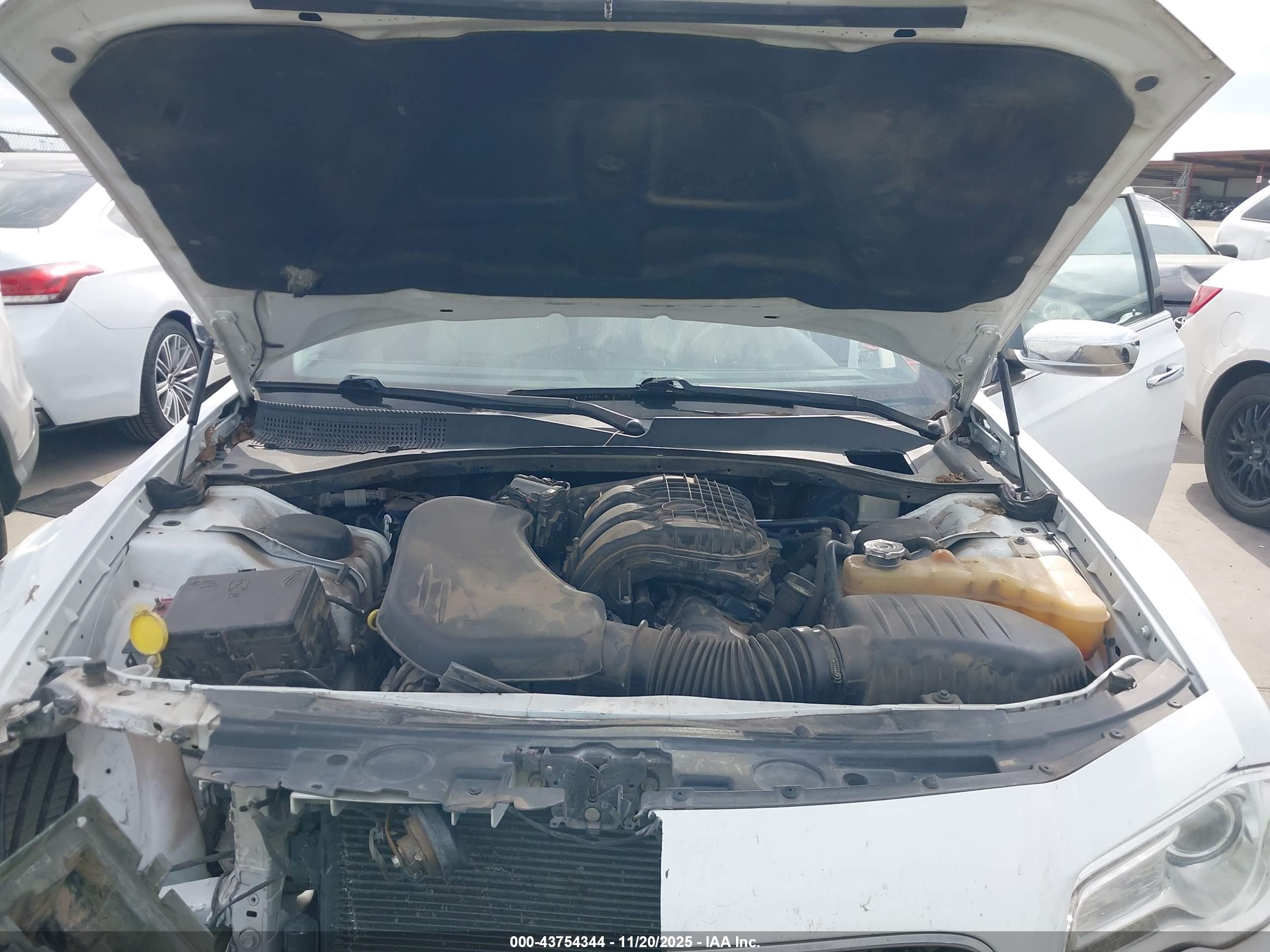 CHRYSLER 300C image 10