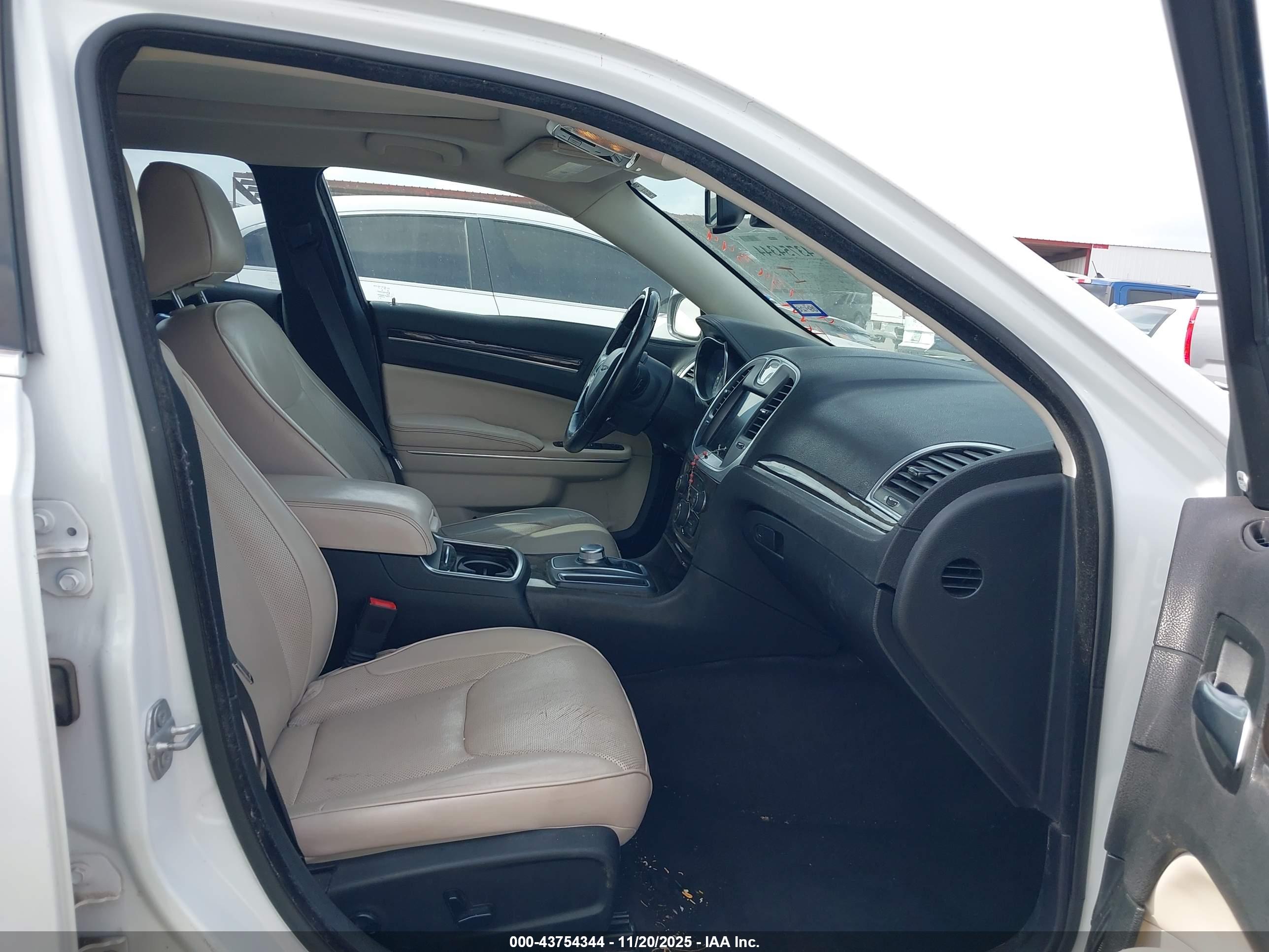 CHRYSLER 300C image 5