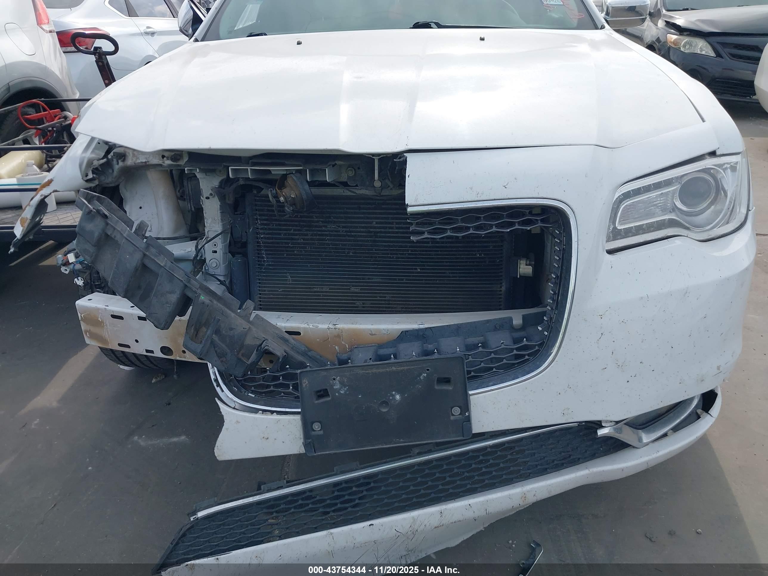 CHRYSLER 300C image 6