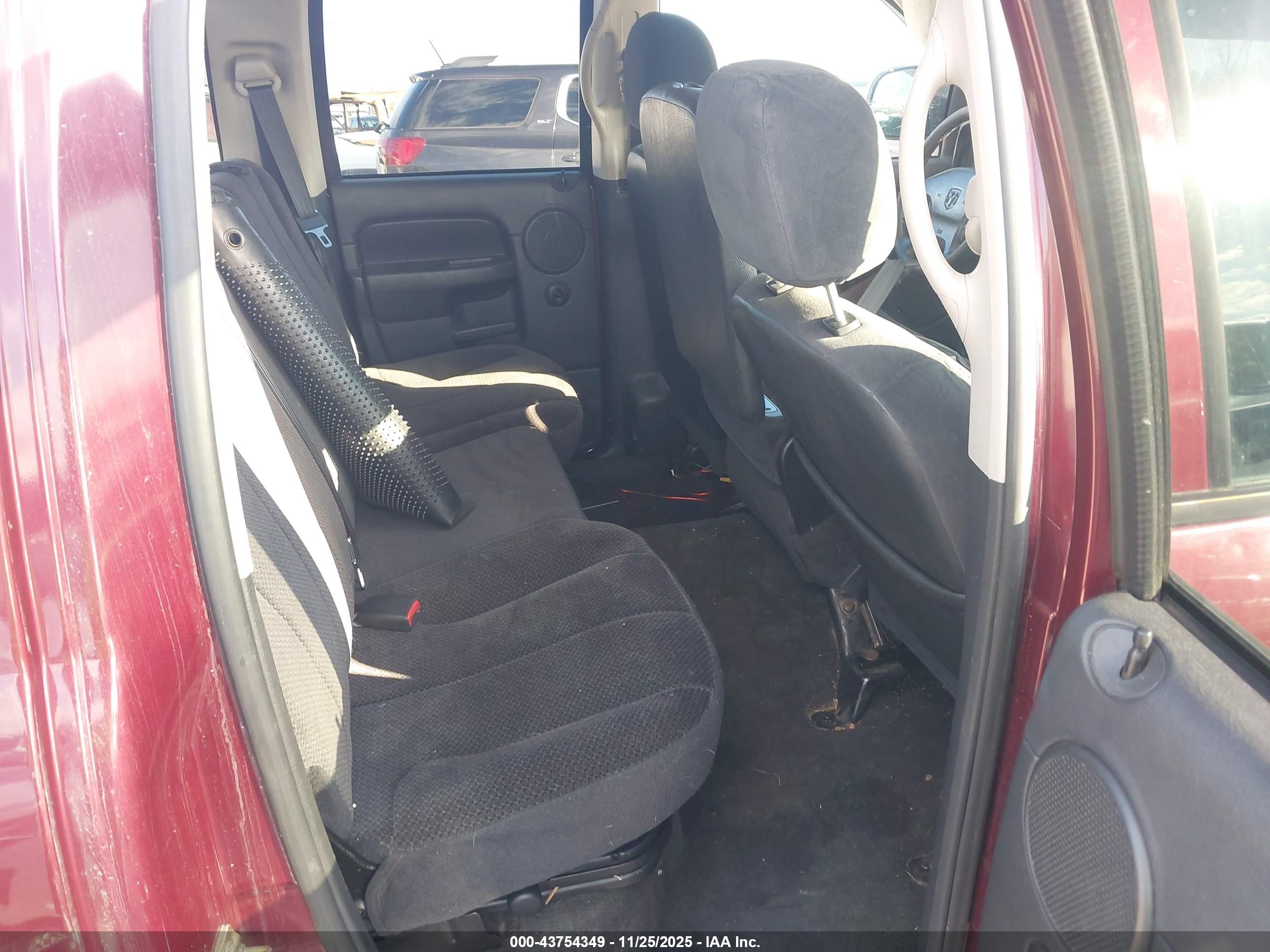 DODGE RAM image 8
