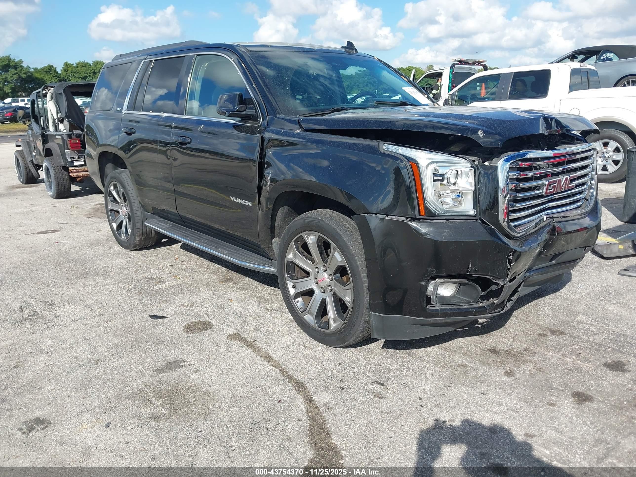 GMC YUKON image 6