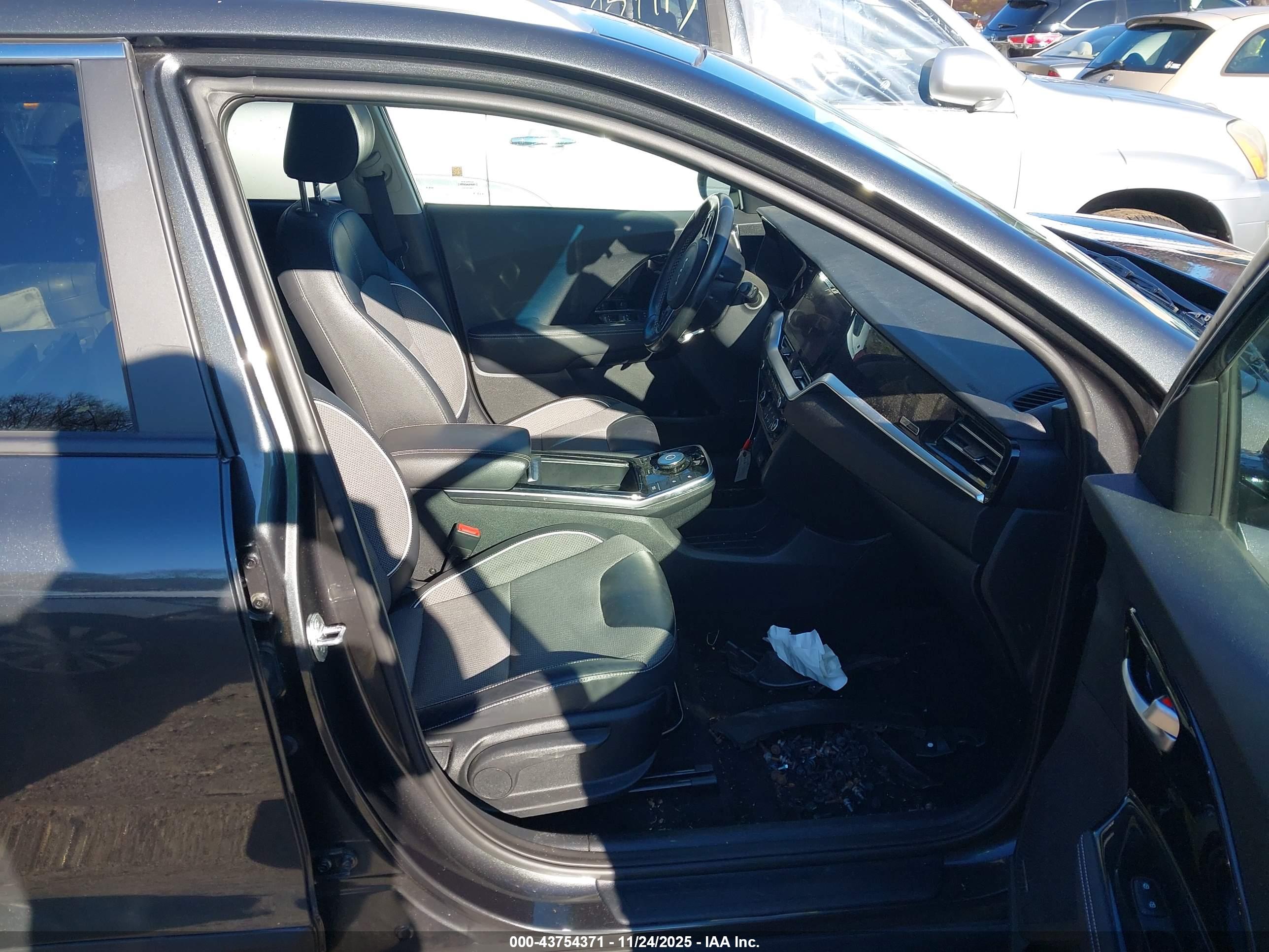 KIA NIRO image 5