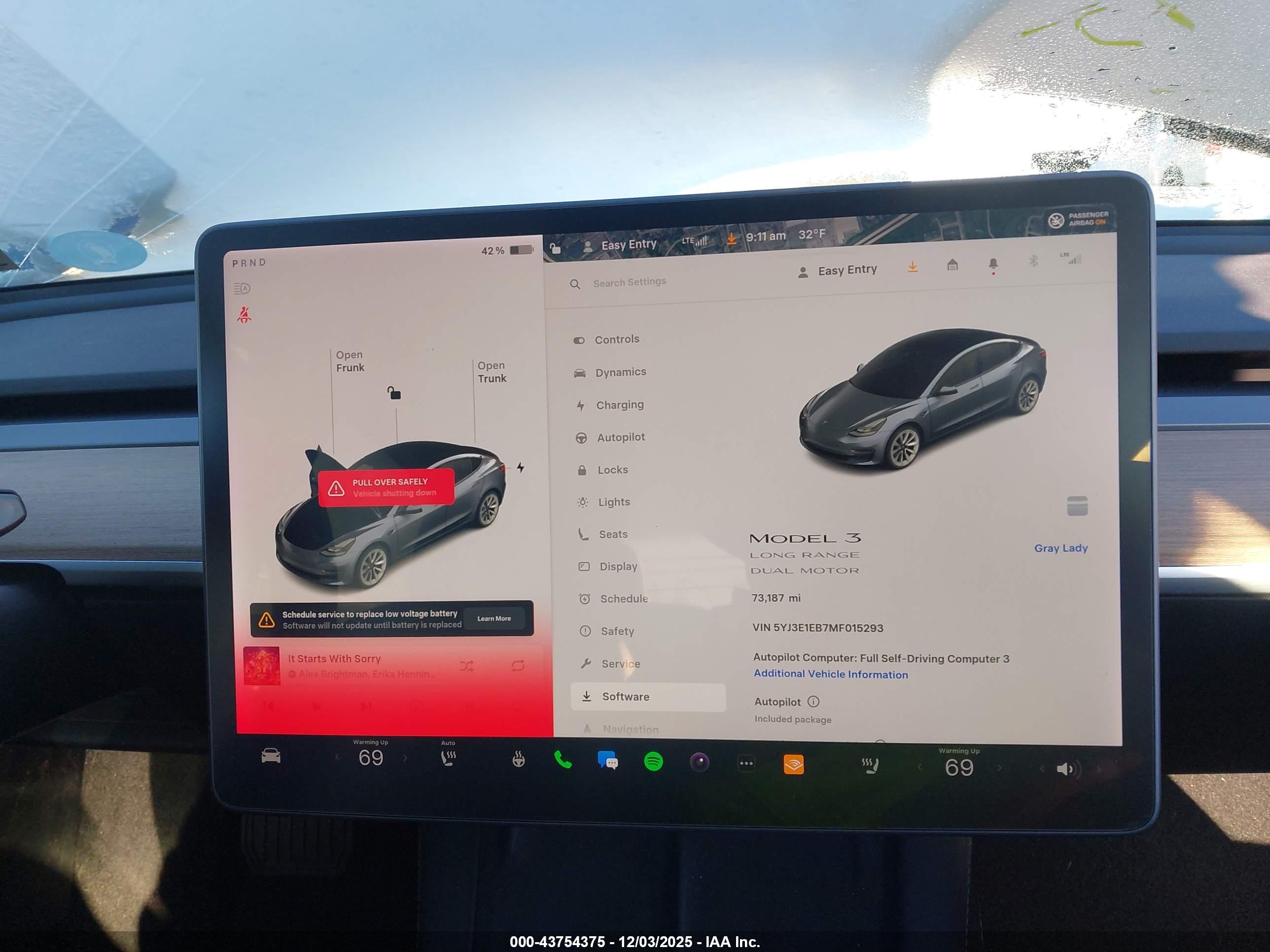 TESLA MODEL image 7