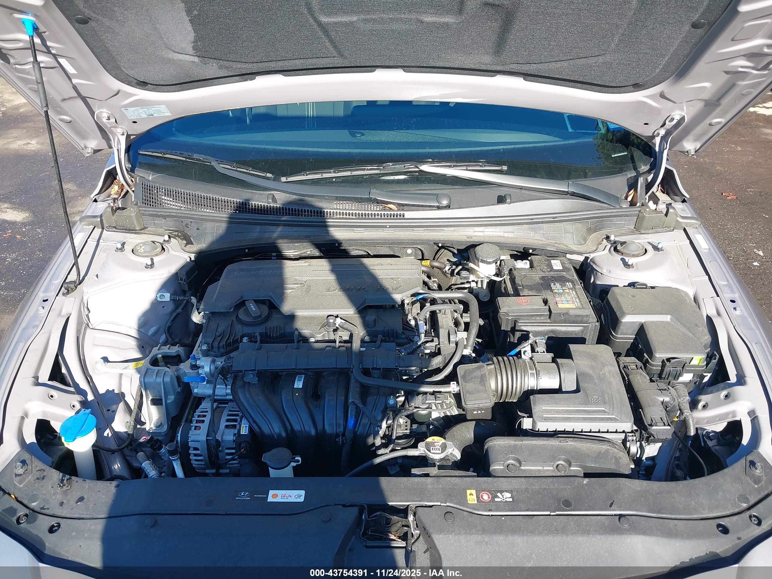 HYUNDAI ELANTRA image 10