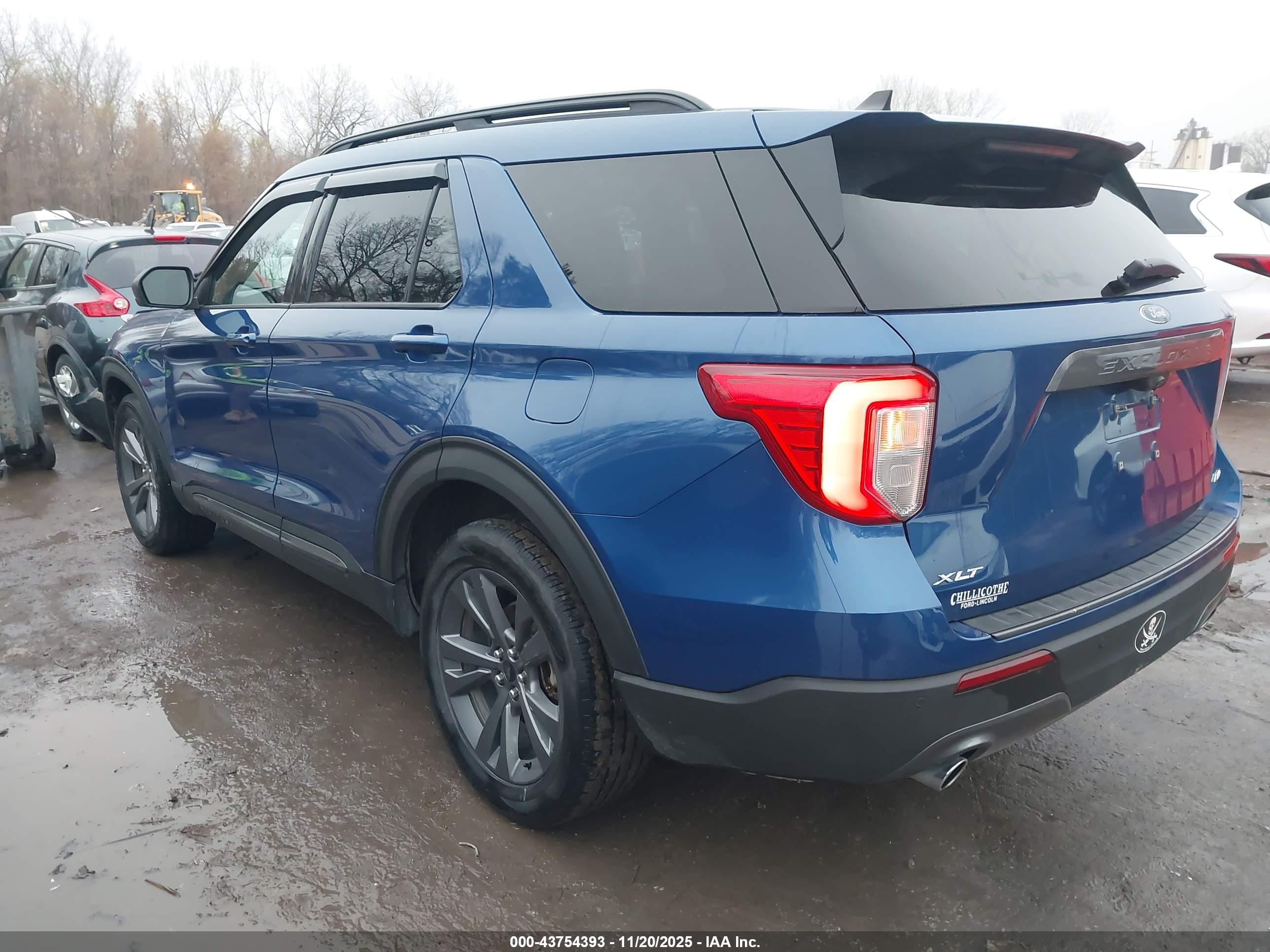 FORD EXPLORER image 3