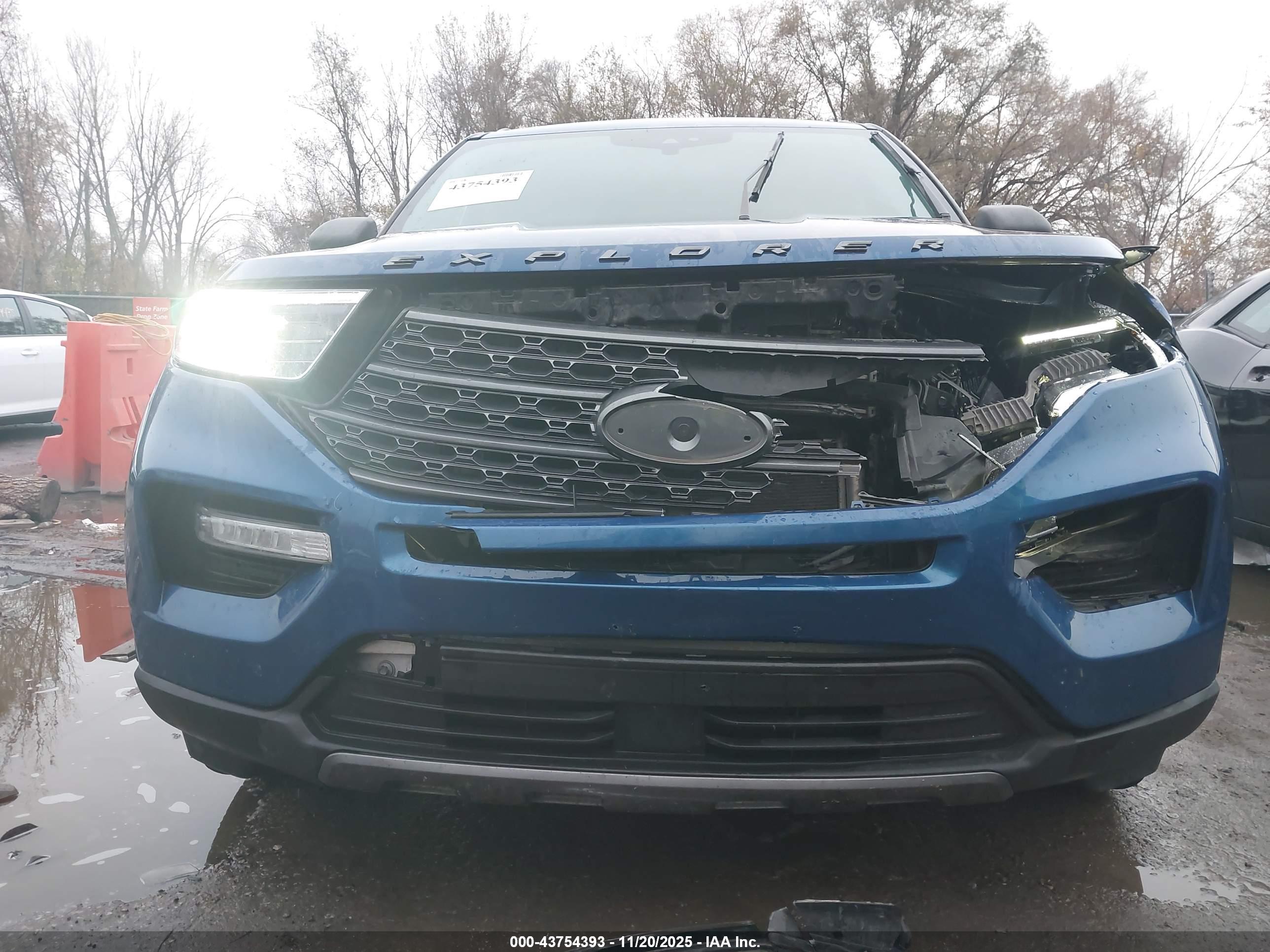 FORD EXPLORER image 6