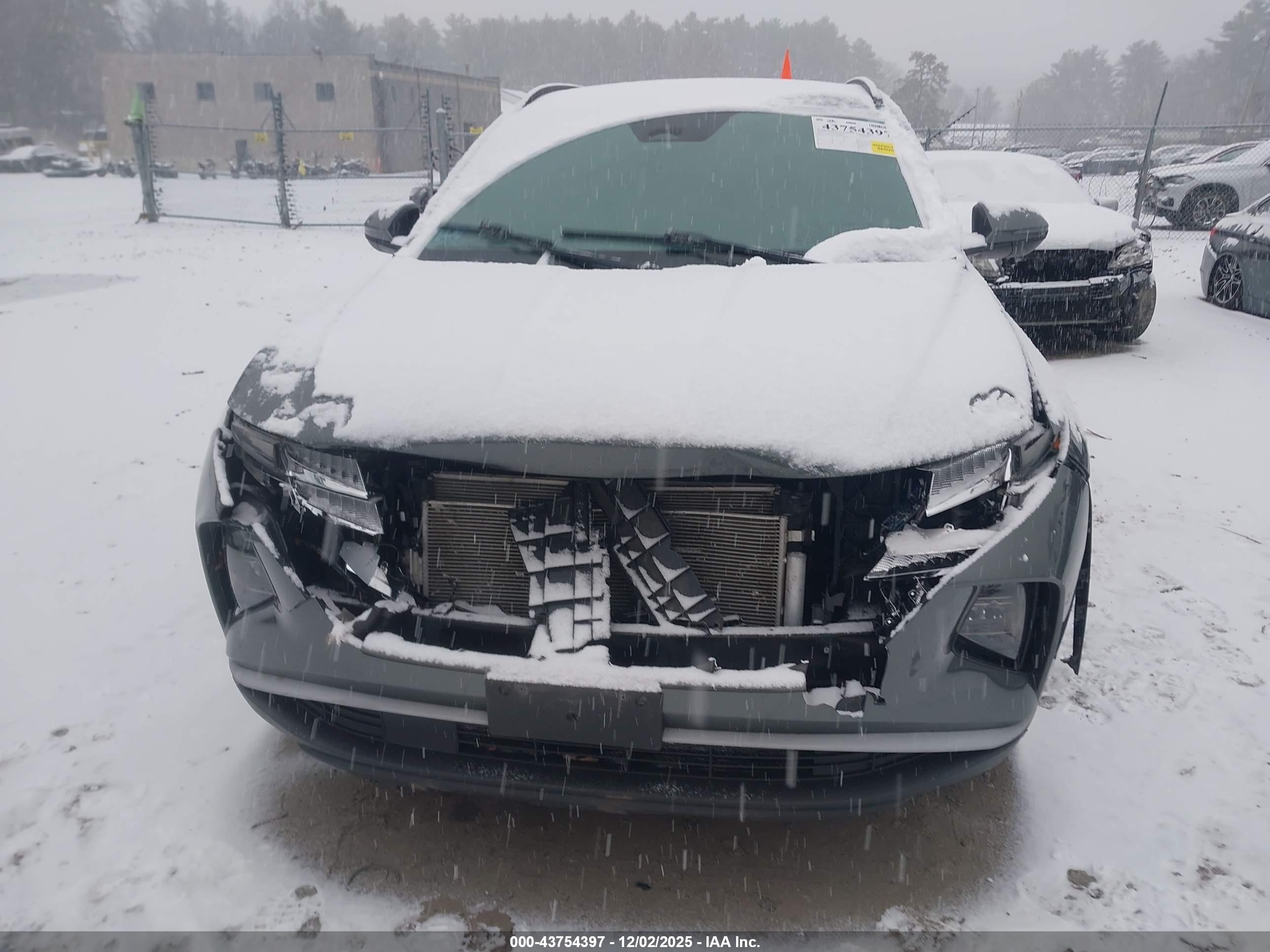 HYUNDAI TUCSON image 6