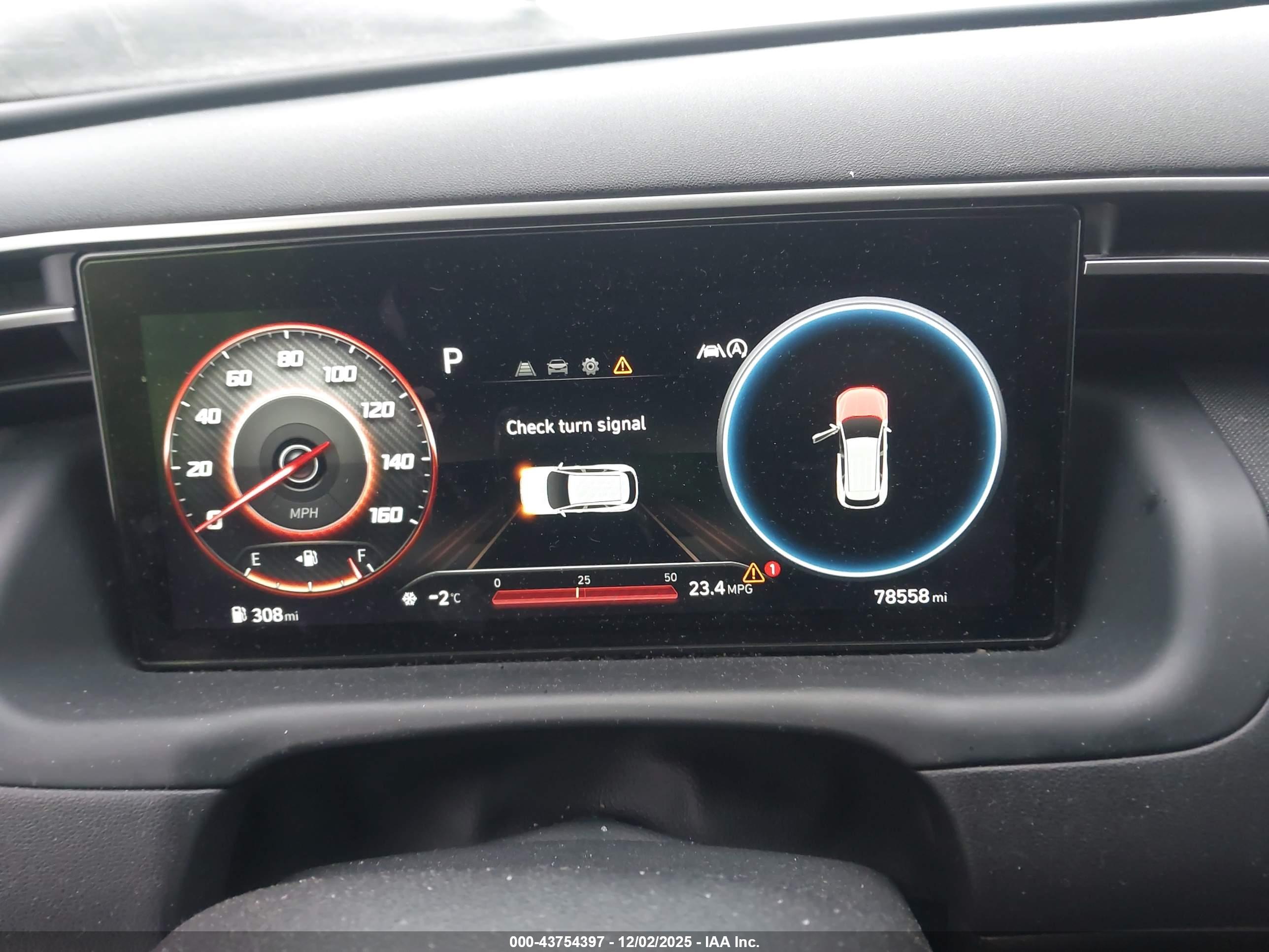 HYUNDAI TUCSON image 7