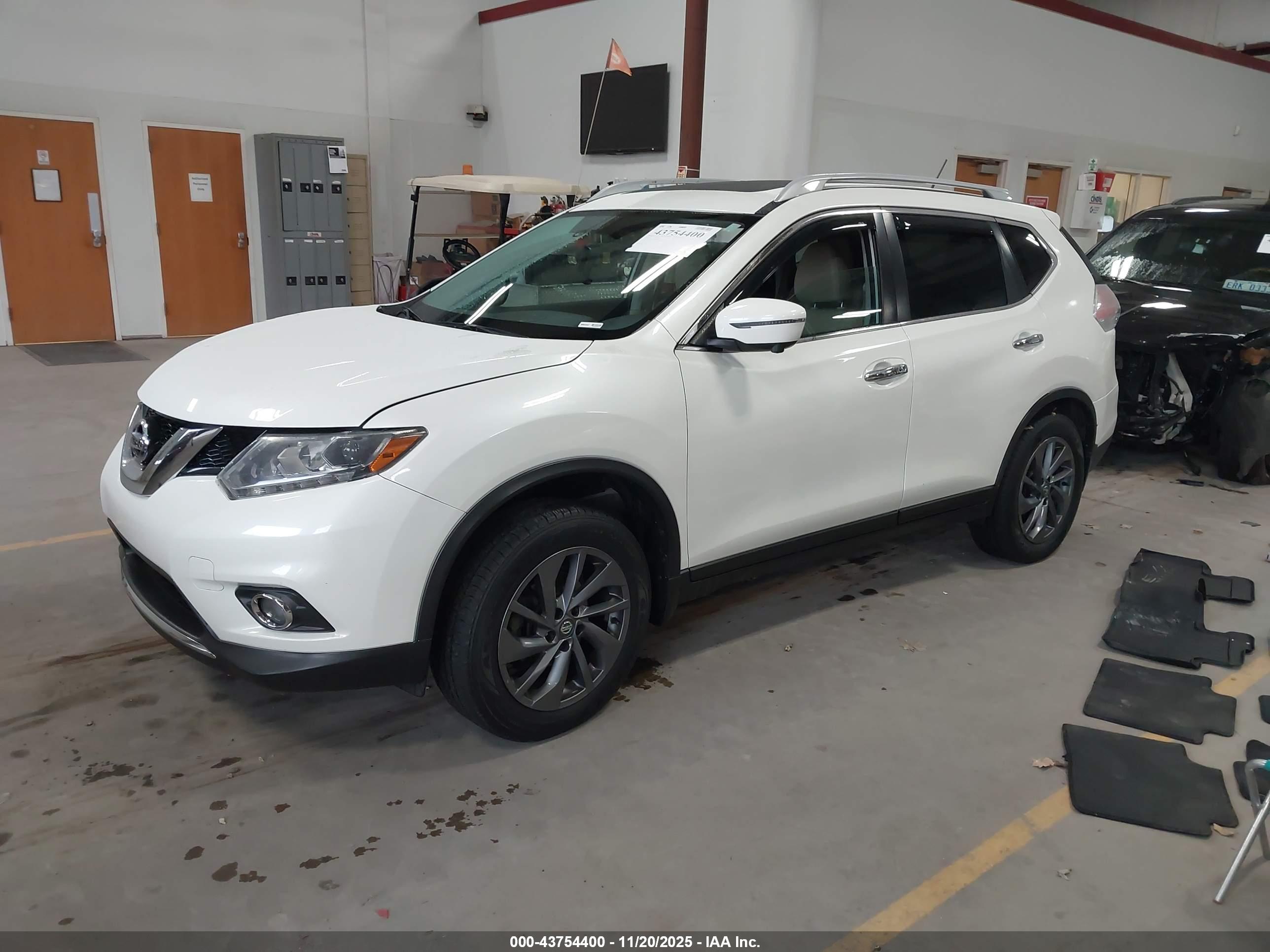 NISSAN ROGUE image 2