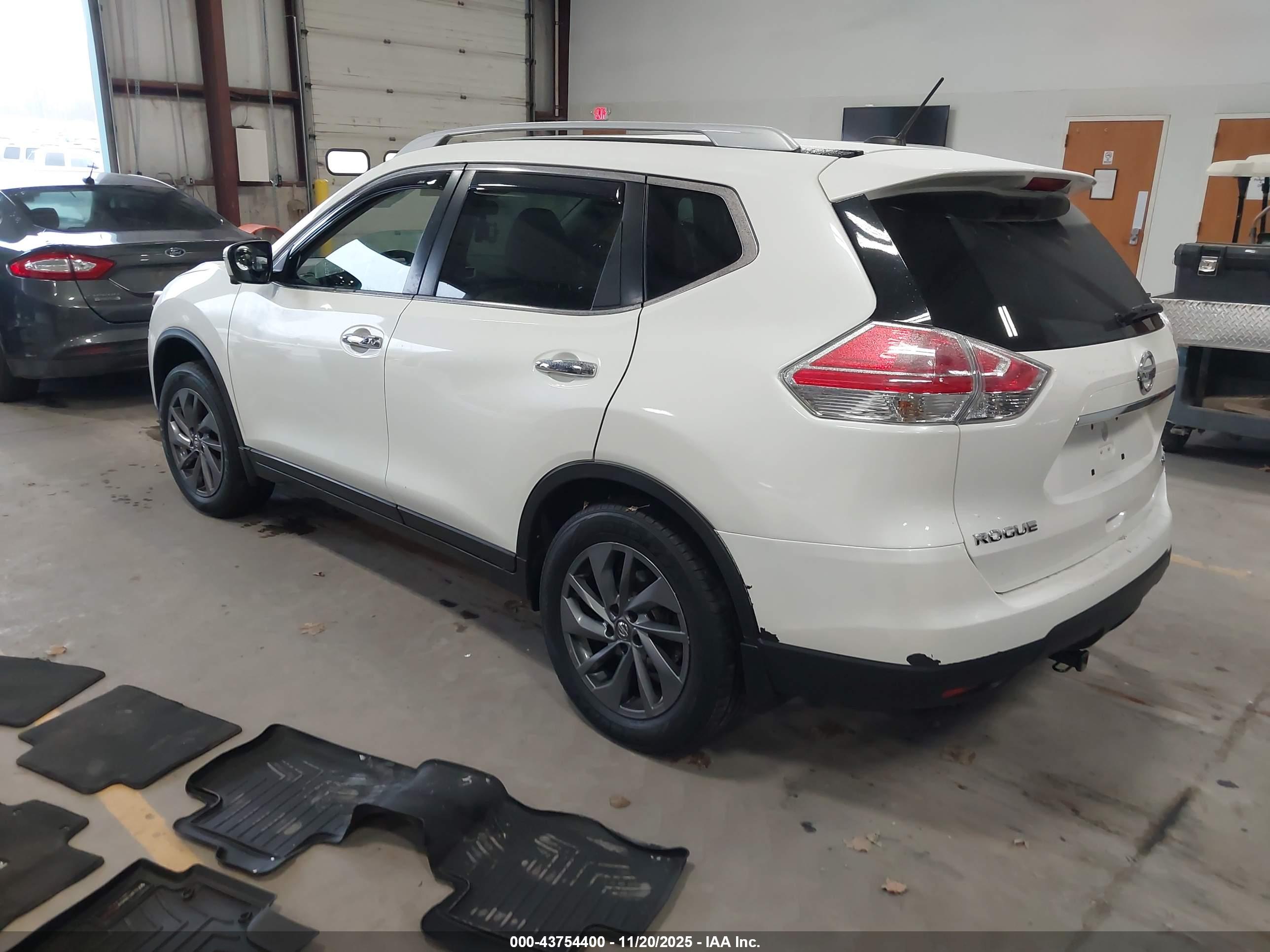 NISSAN ROGUE image 3
