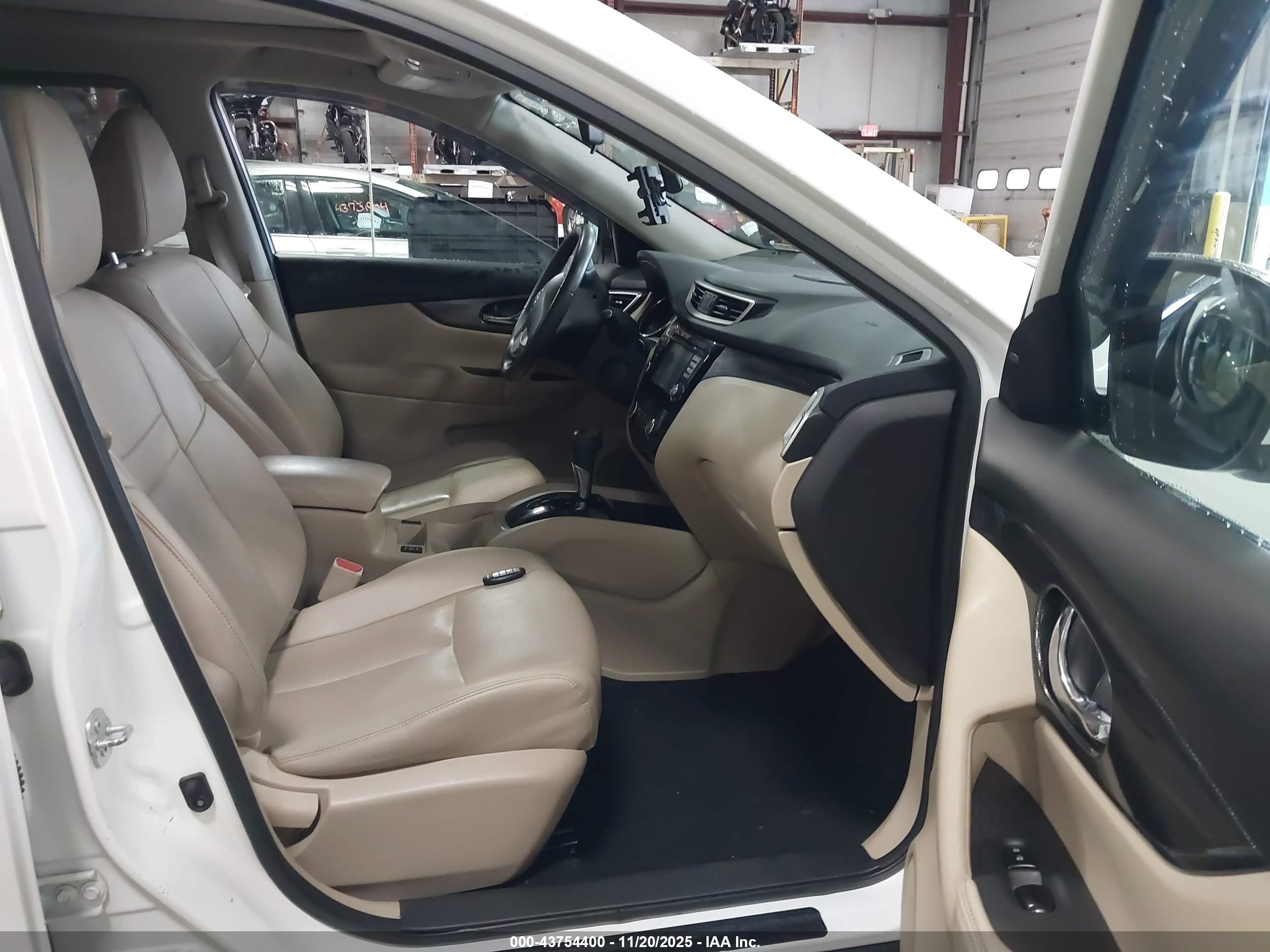 NISSAN ROGUE image 5