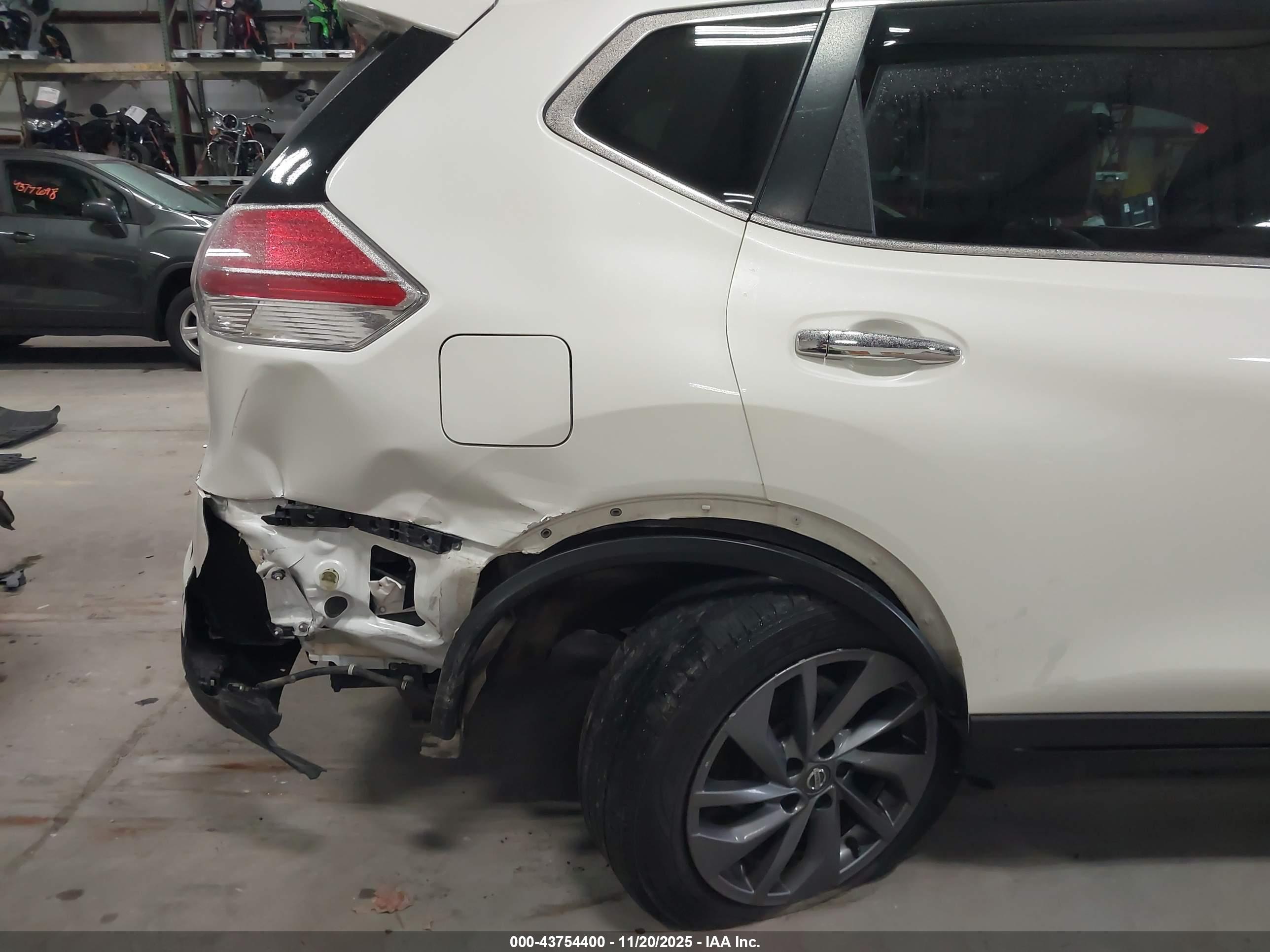 NISSAN ROGUE image 6