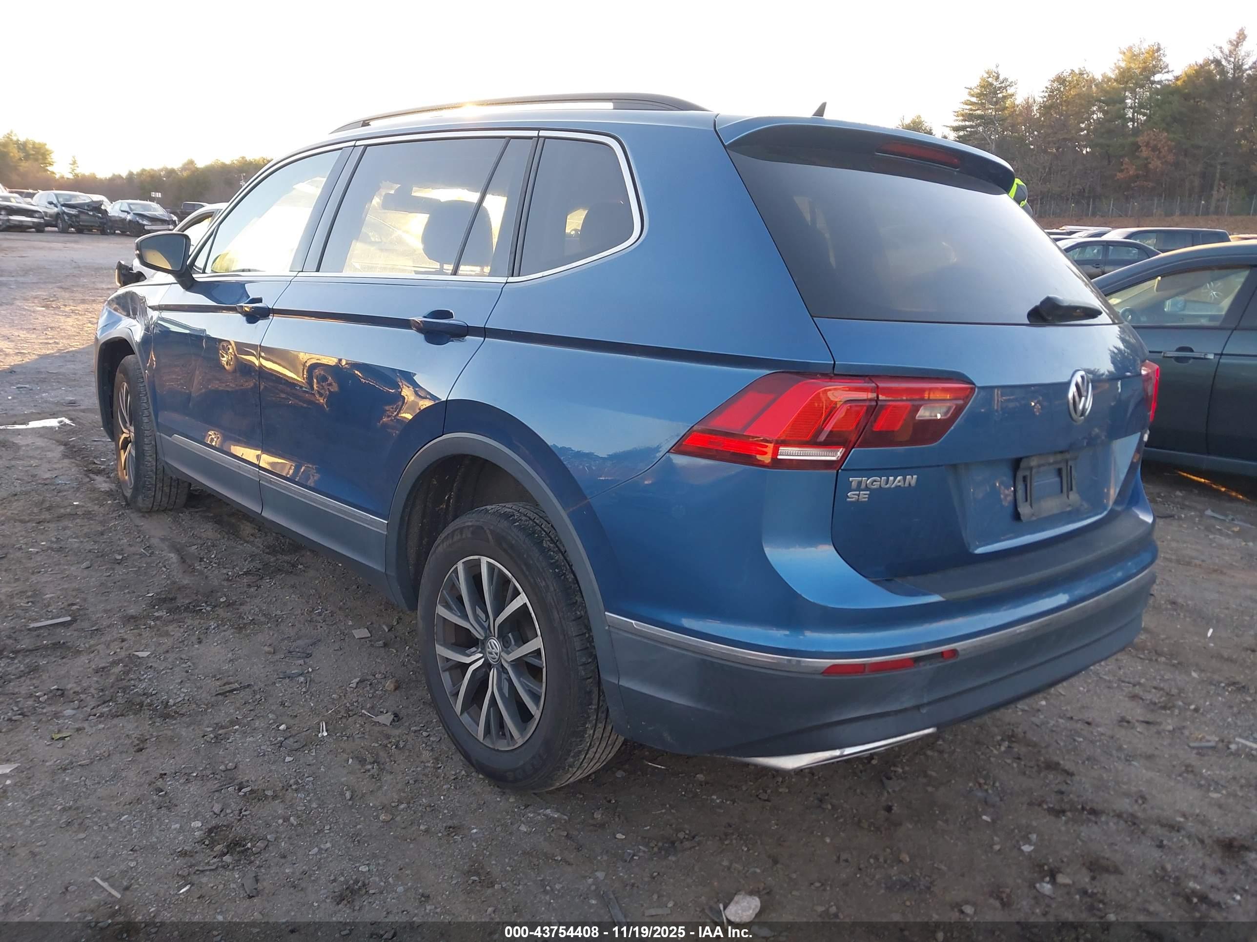 VOLKSWAGEN TIGUAN image 3