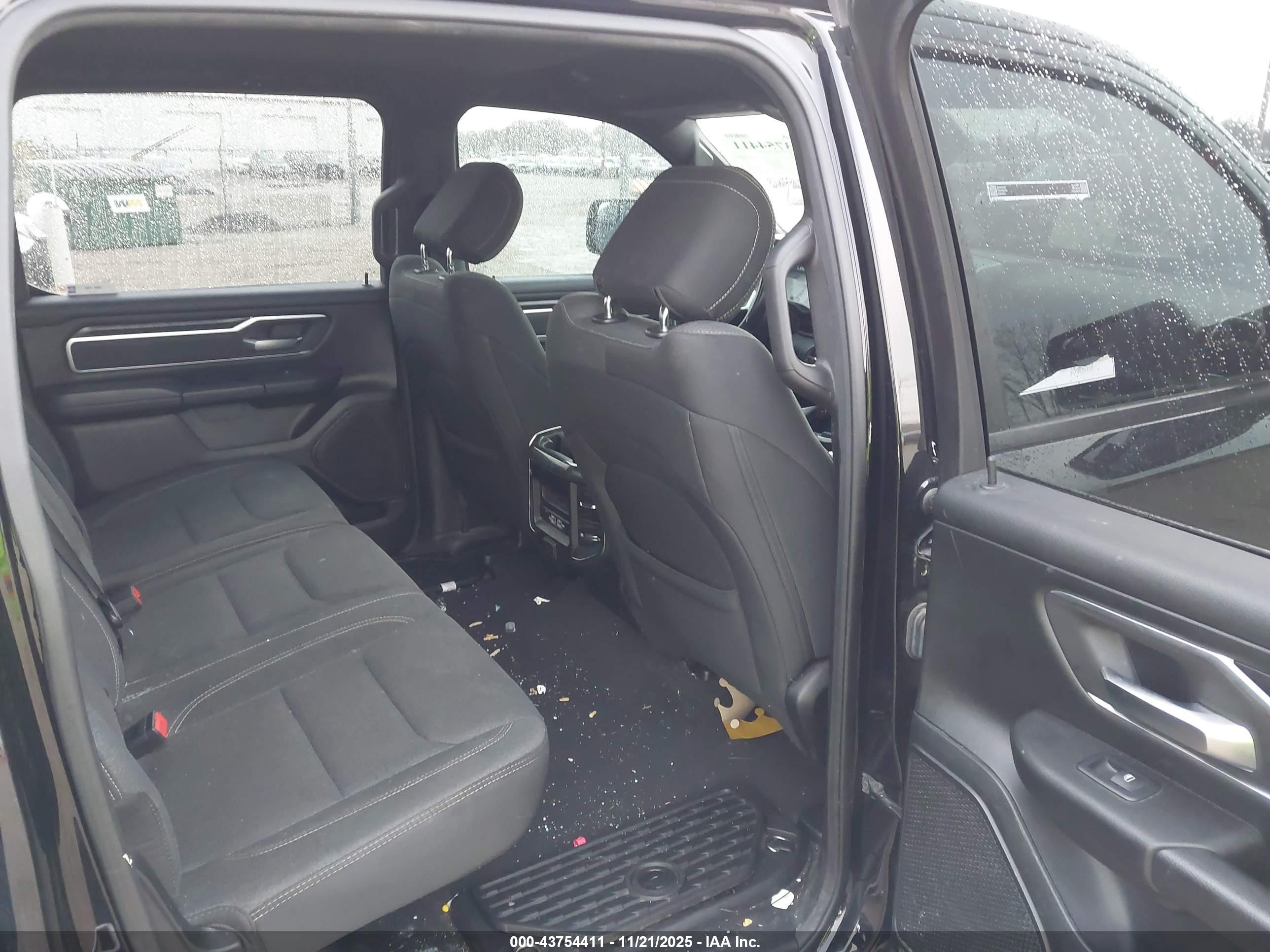 RAM 1500 image 8