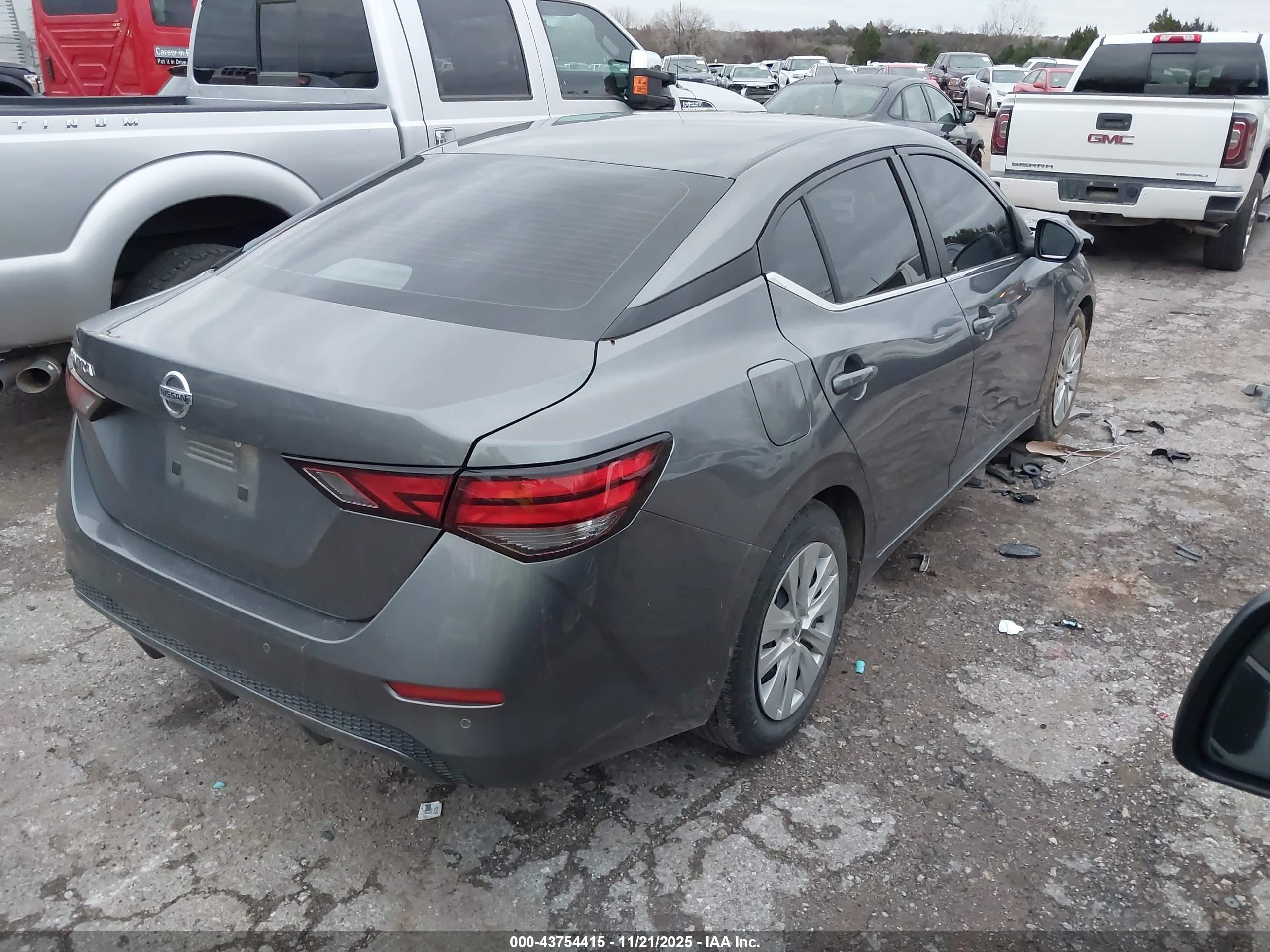 NISSAN SENTRA image 4