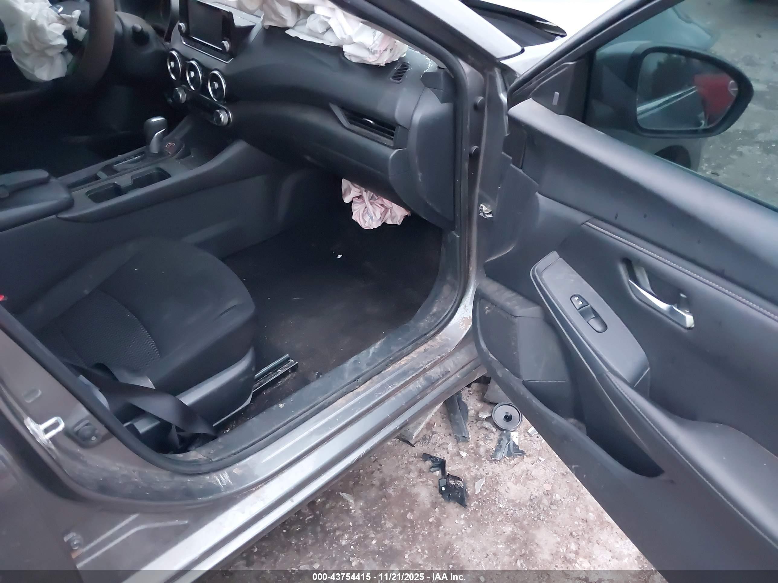 NISSAN SENTRA image 5