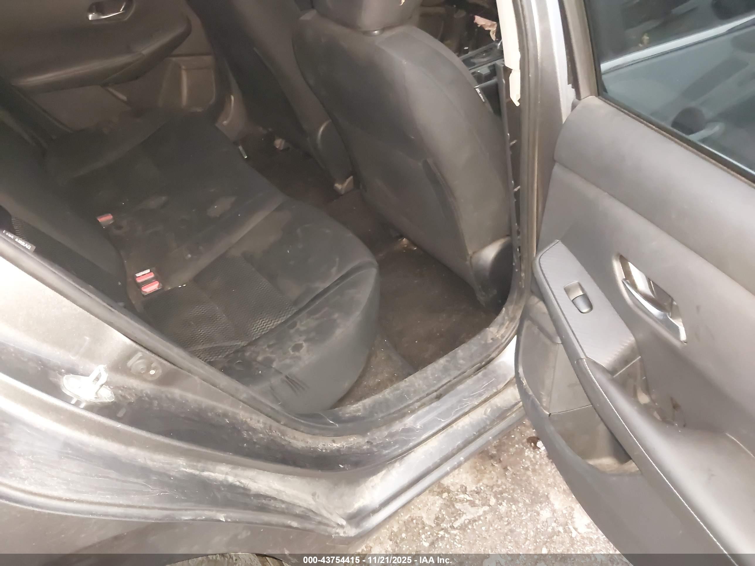 NISSAN SENTRA image 8