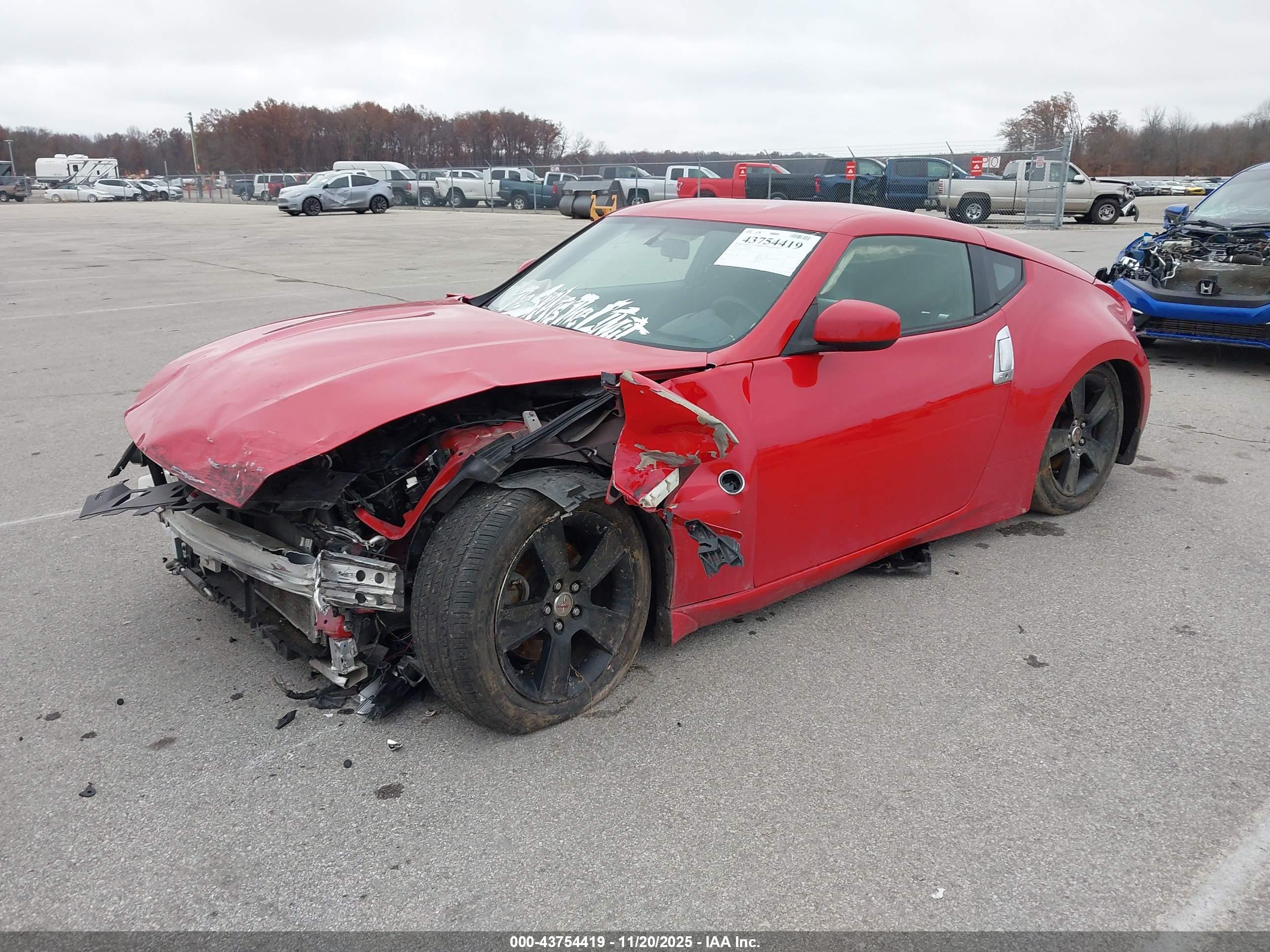 NISSAN 370Z image 2