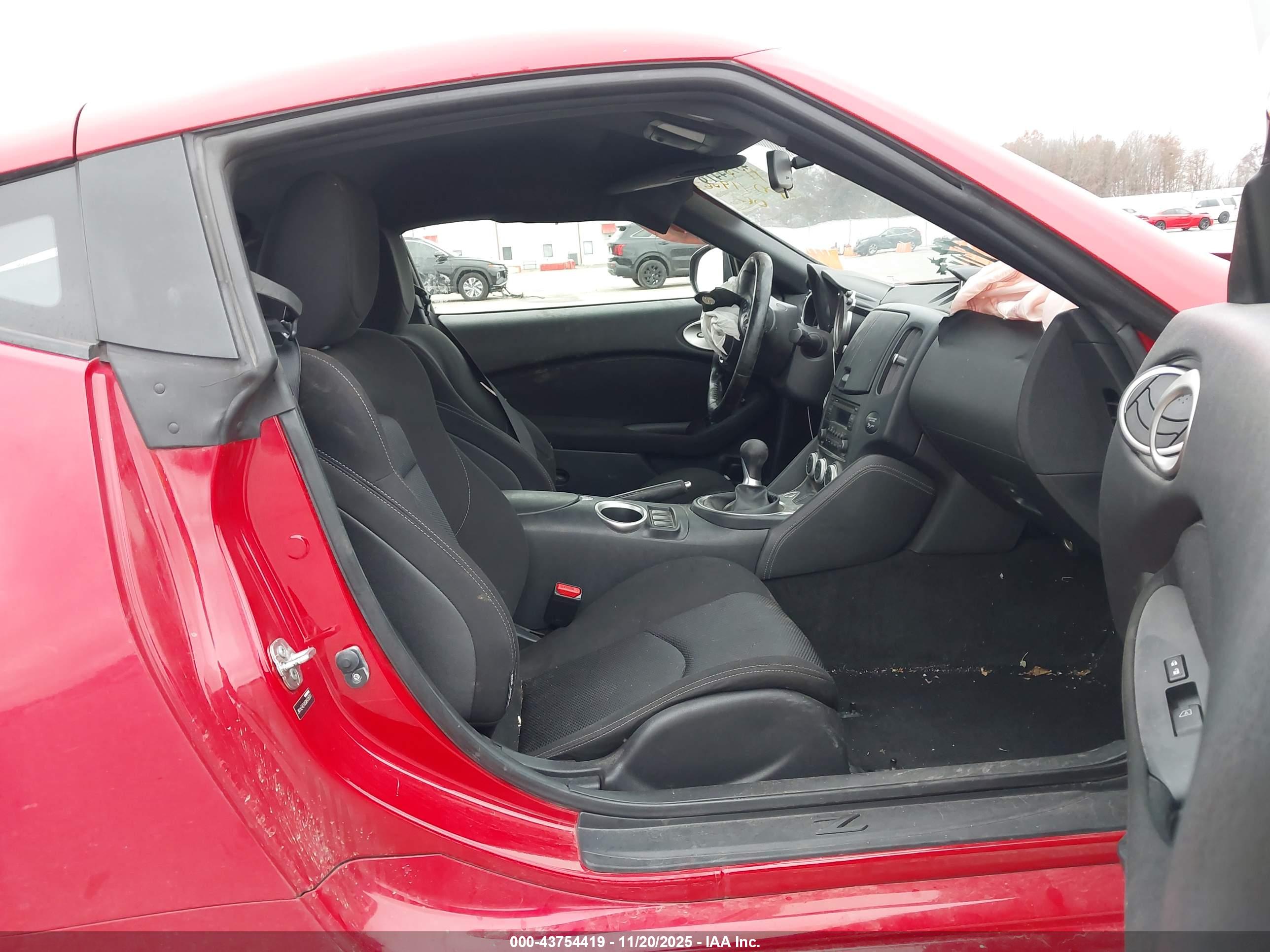 NISSAN 370Z image 5