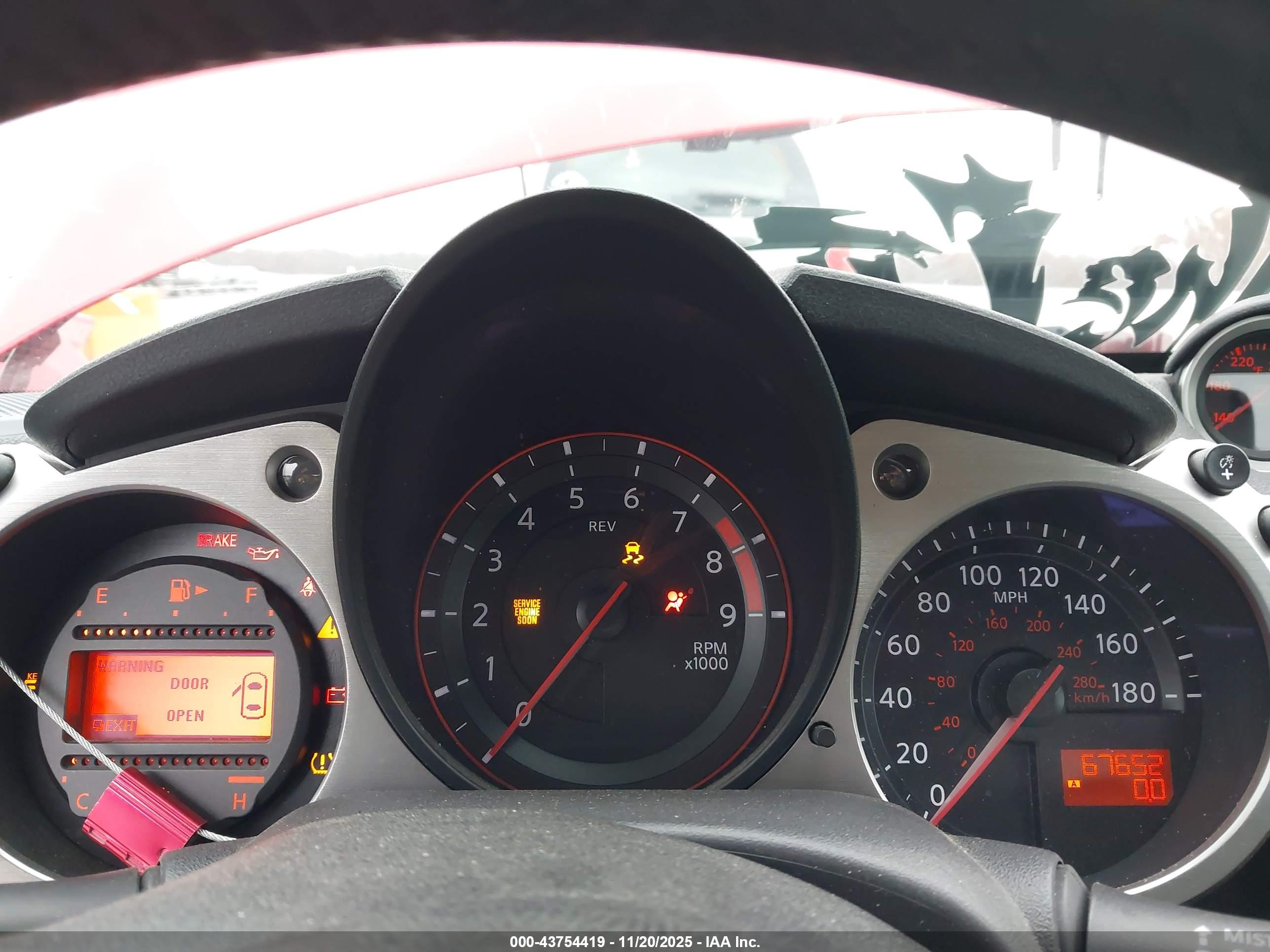 NISSAN 370Z image 7