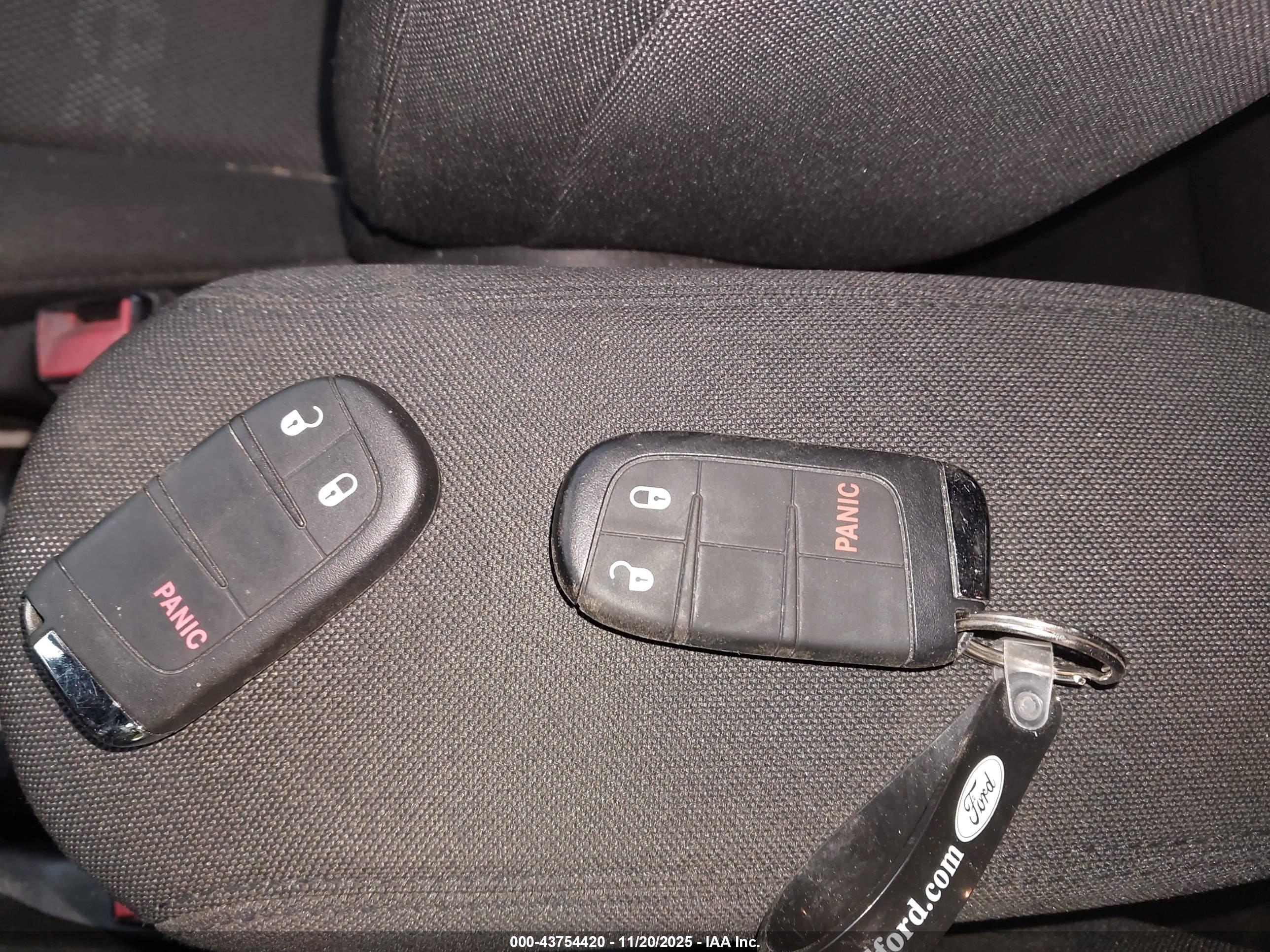 JEEP RENEGADE image 11