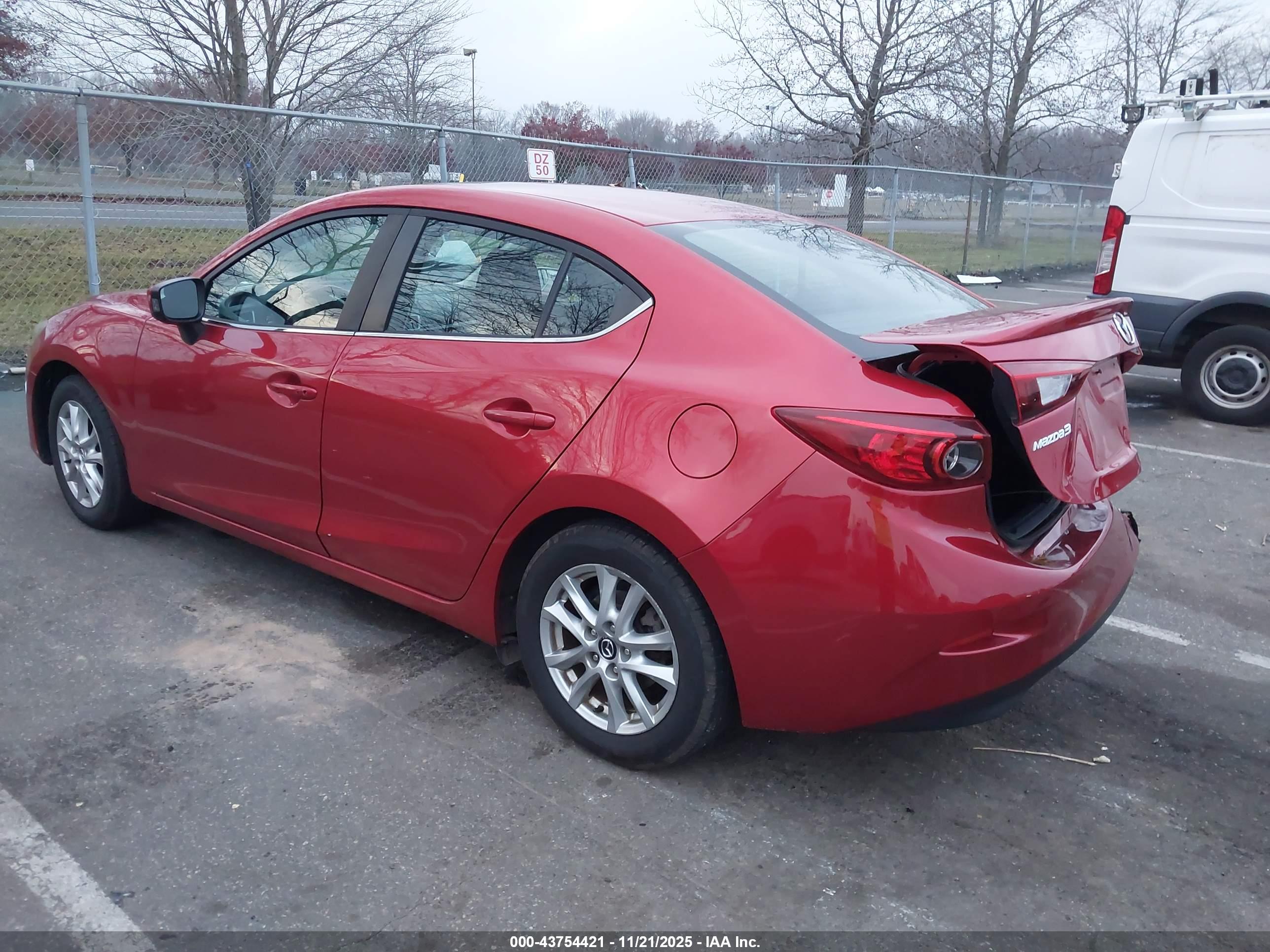 MAZDA MAZDA3 image 3