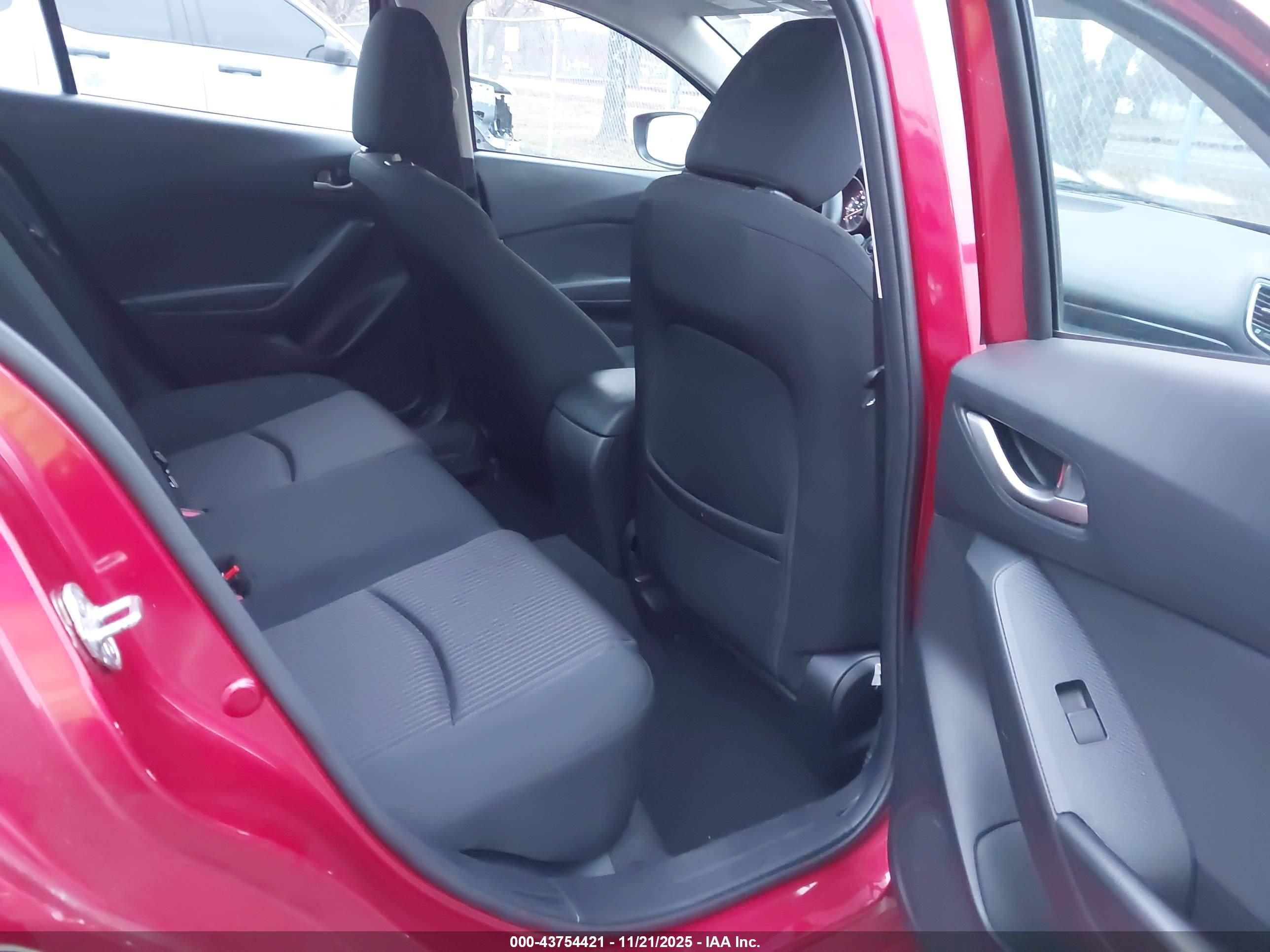 MAZDA MAZDA3 image 8