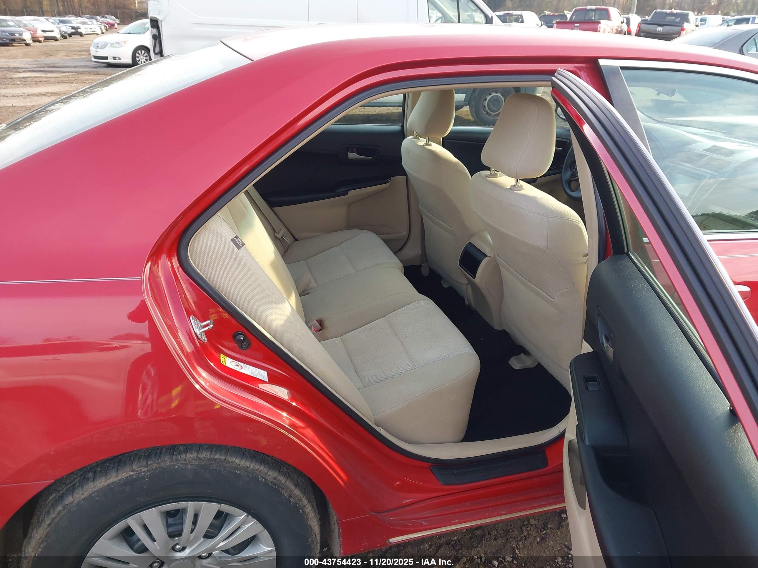 TOYOTA CAMRY image 8