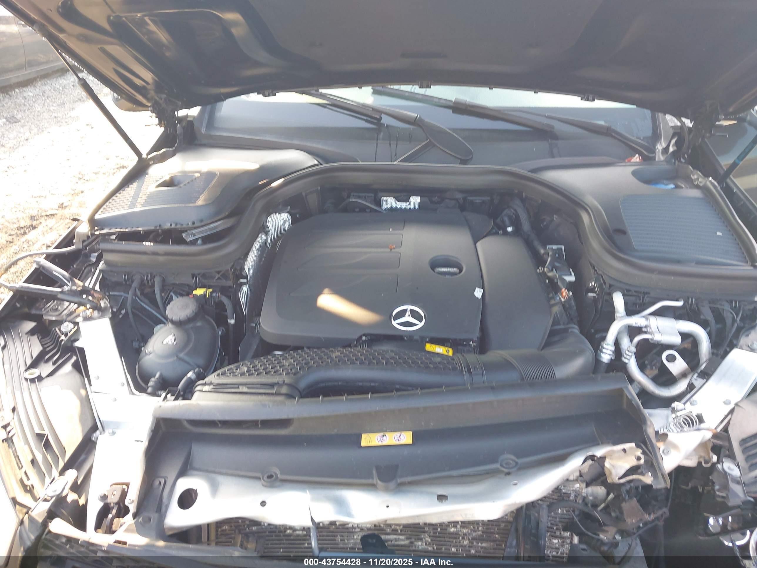 MERCEDES-BENZ GLC image 10
