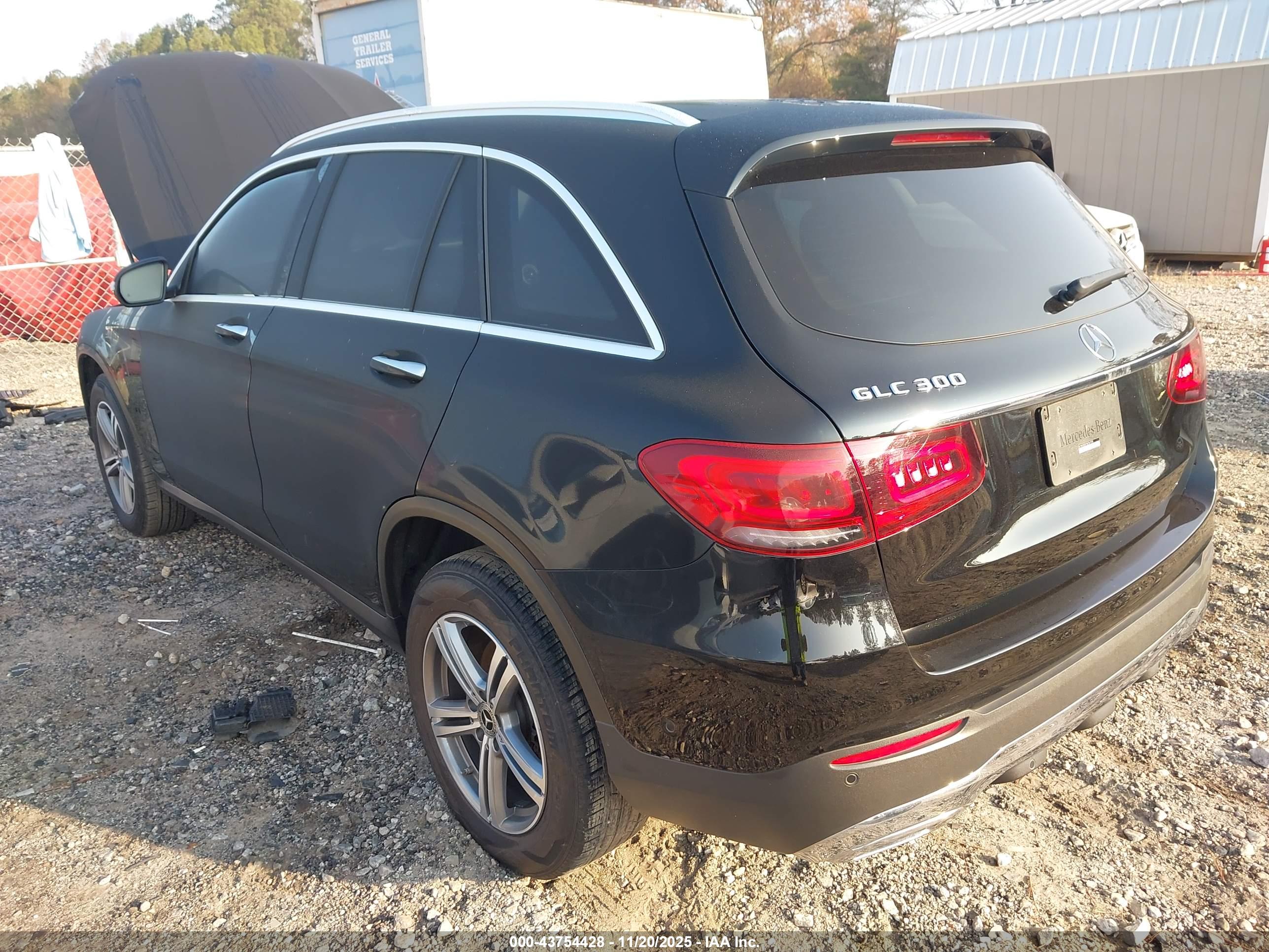 MERCEDES-BENZ GLC image 3