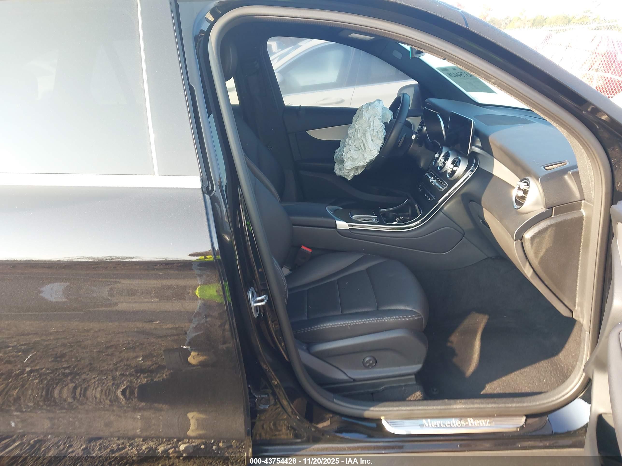 MERCEDES-BENZ GLC image 5