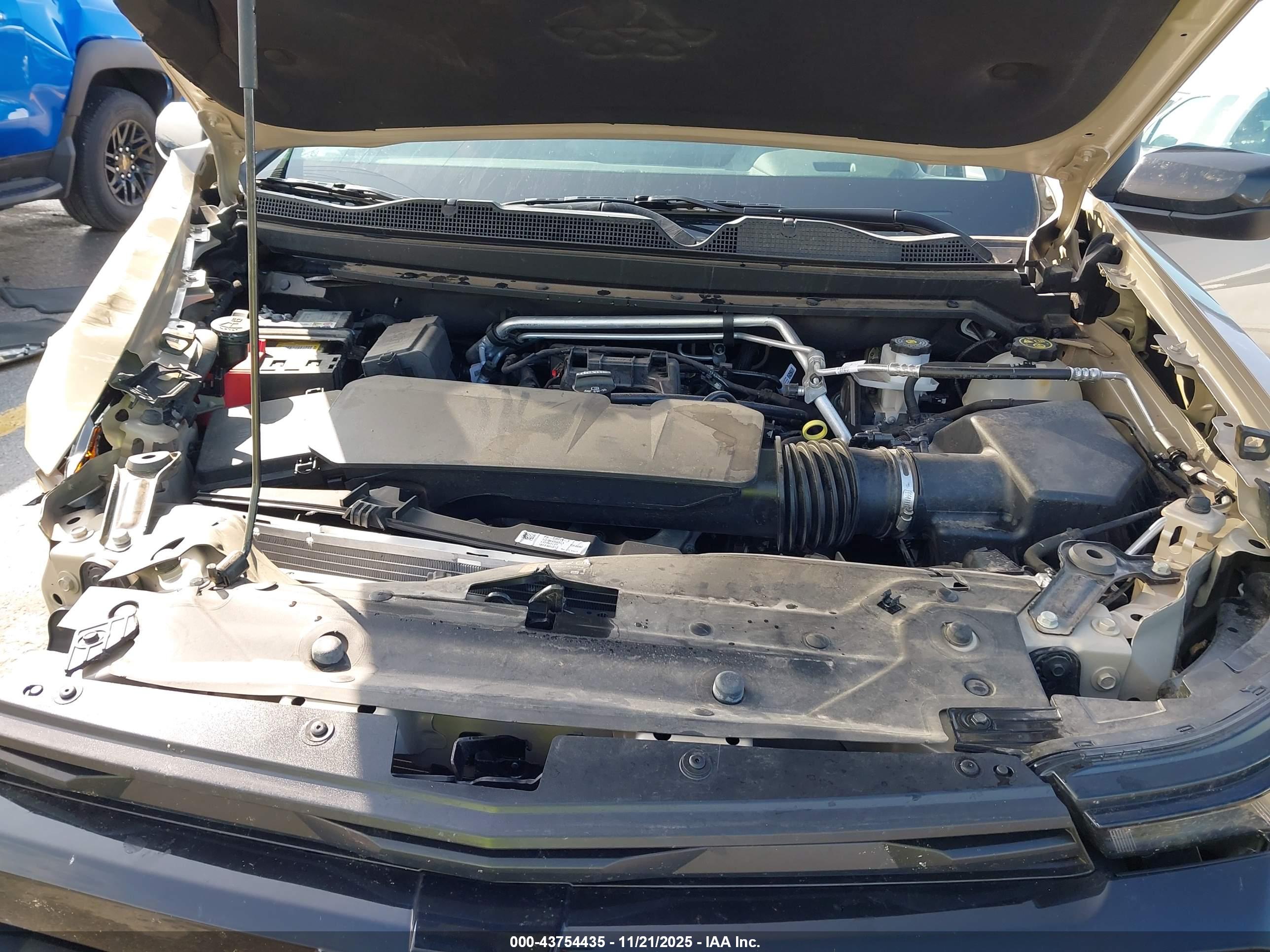 CHEVROLET COLORADO image 10