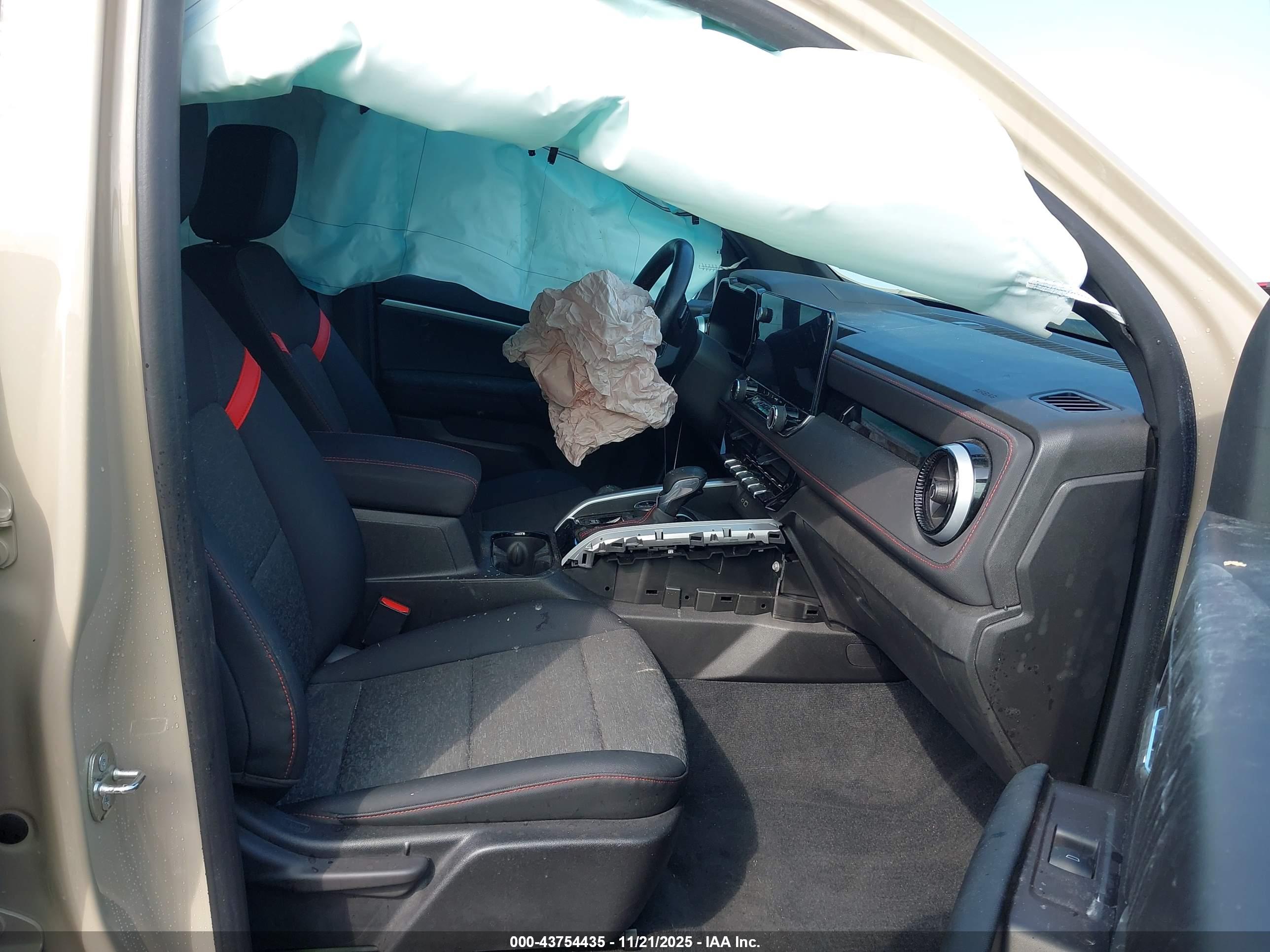 CHEVROLET COLORADO image 5