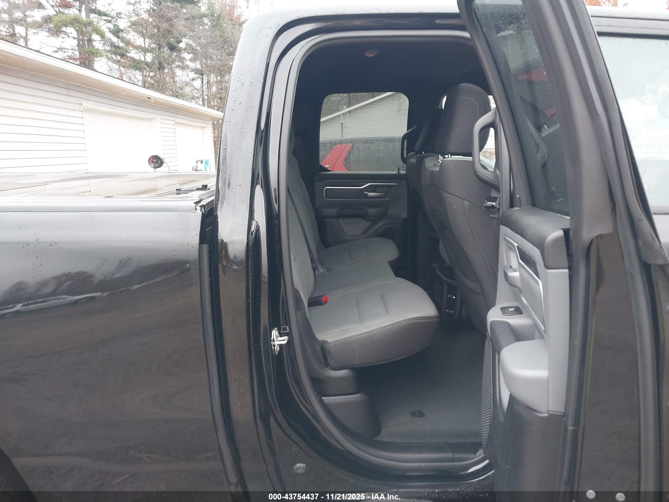 RAM 1500 image 8