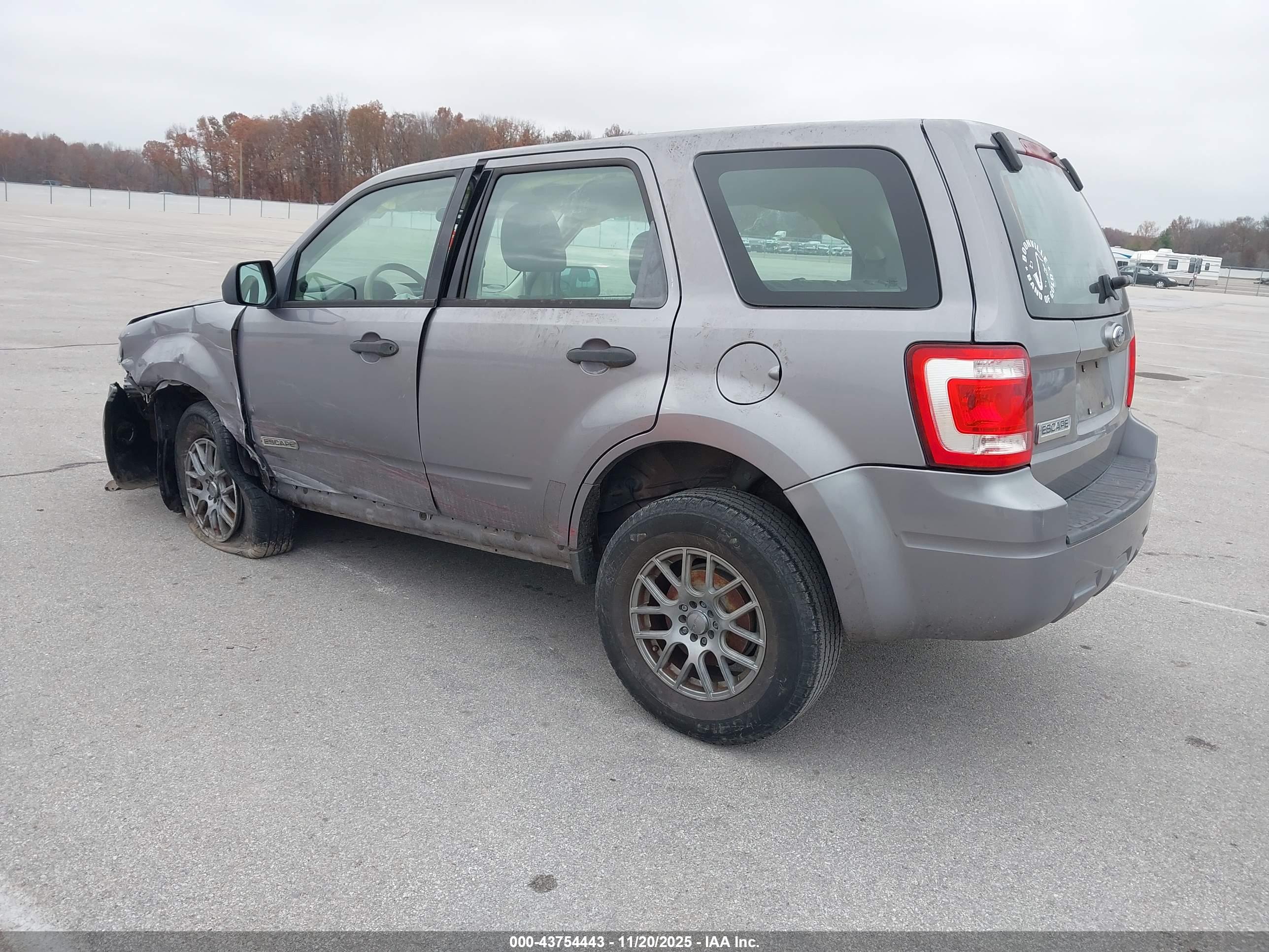 FORD ESCAPE image 3