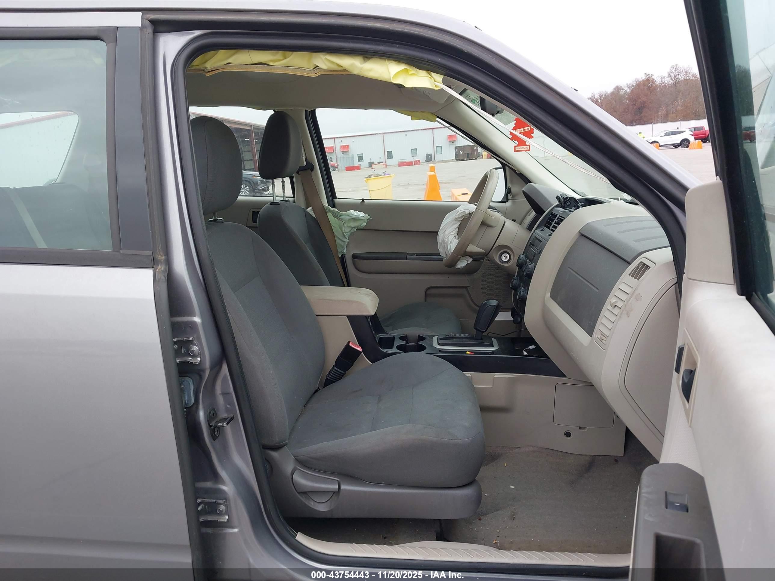 FORD ESCAPE image 5