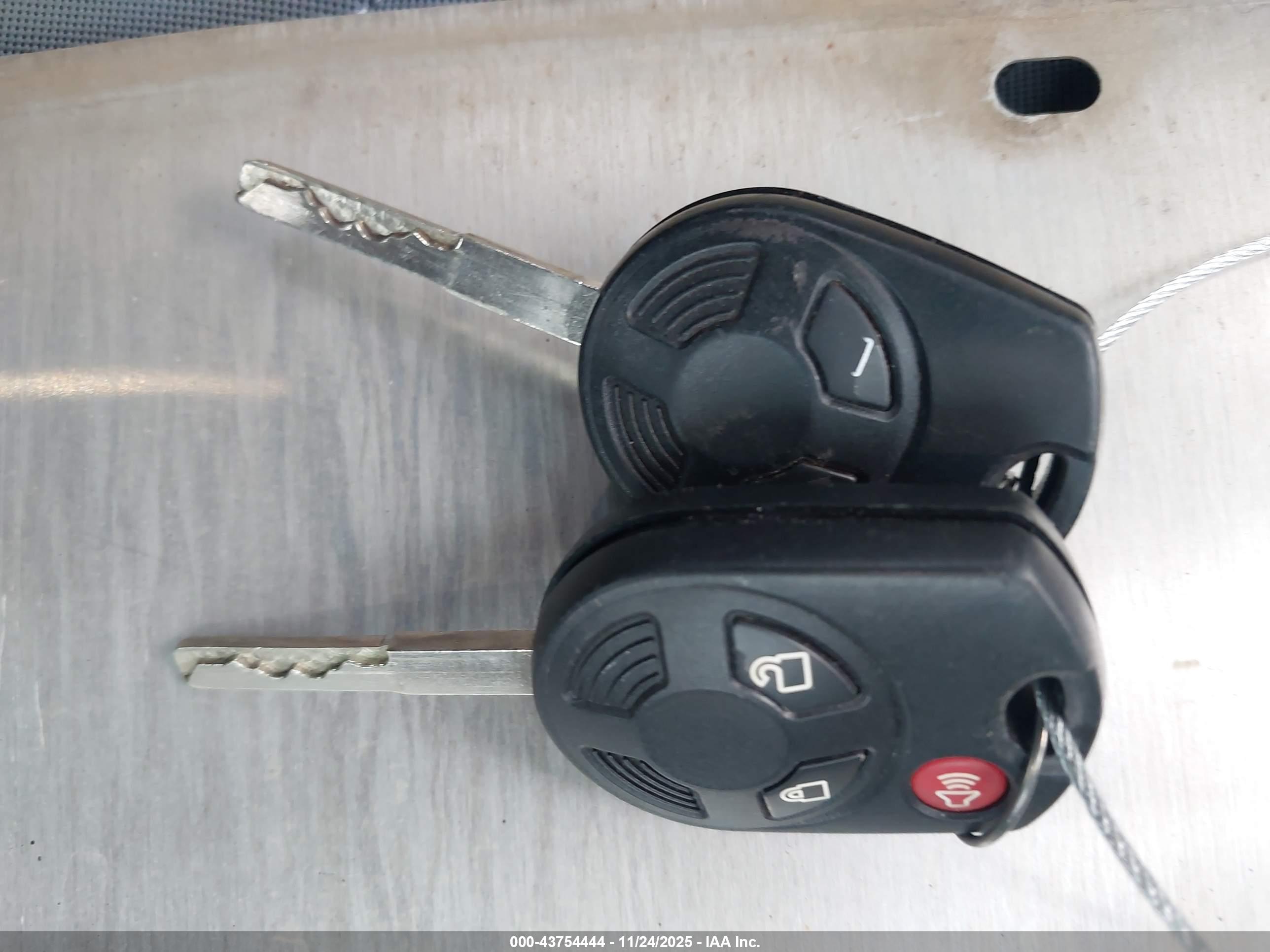 FORD ESCAPE image 11