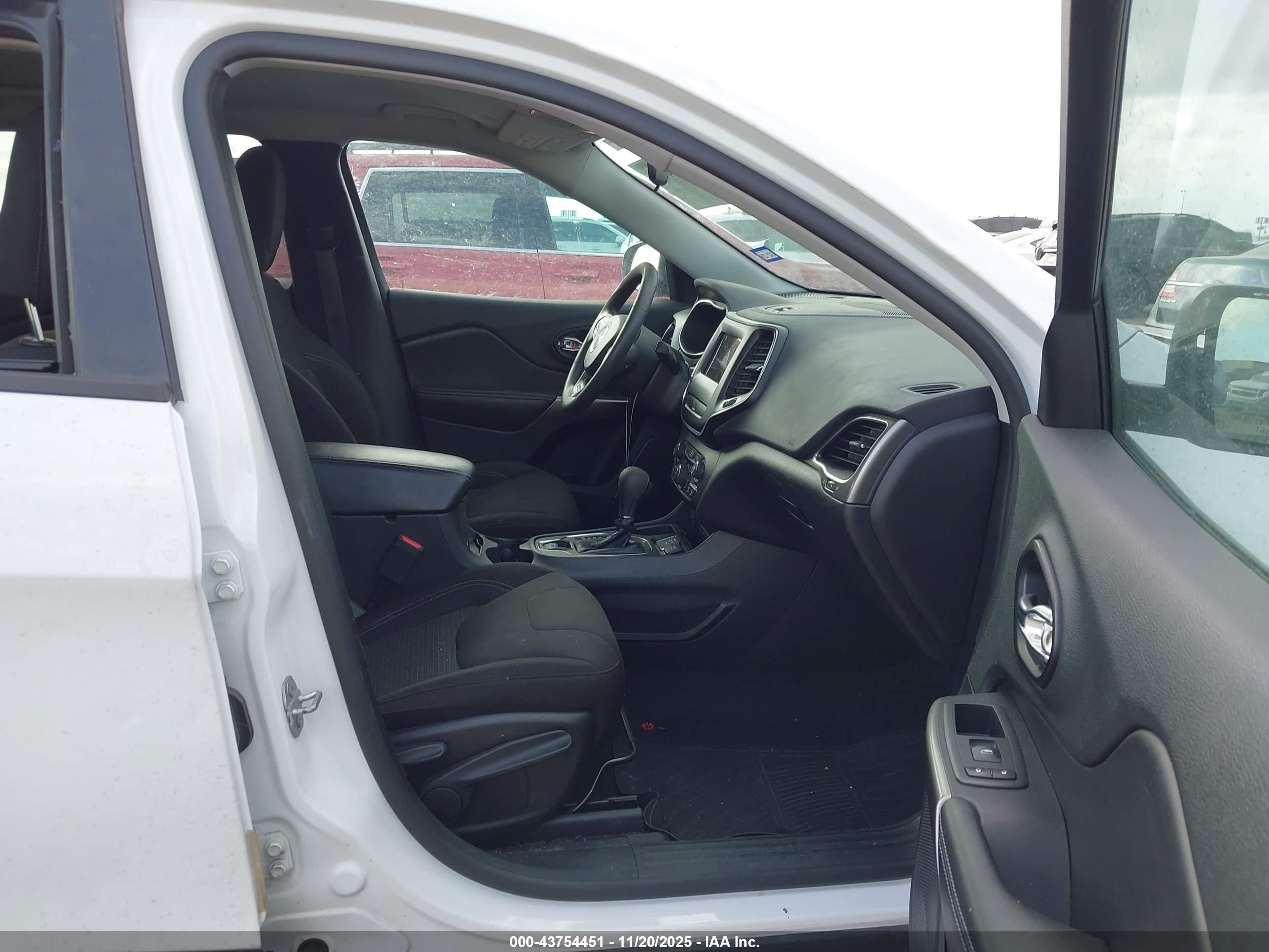 JEEP CHEROKEE image 5