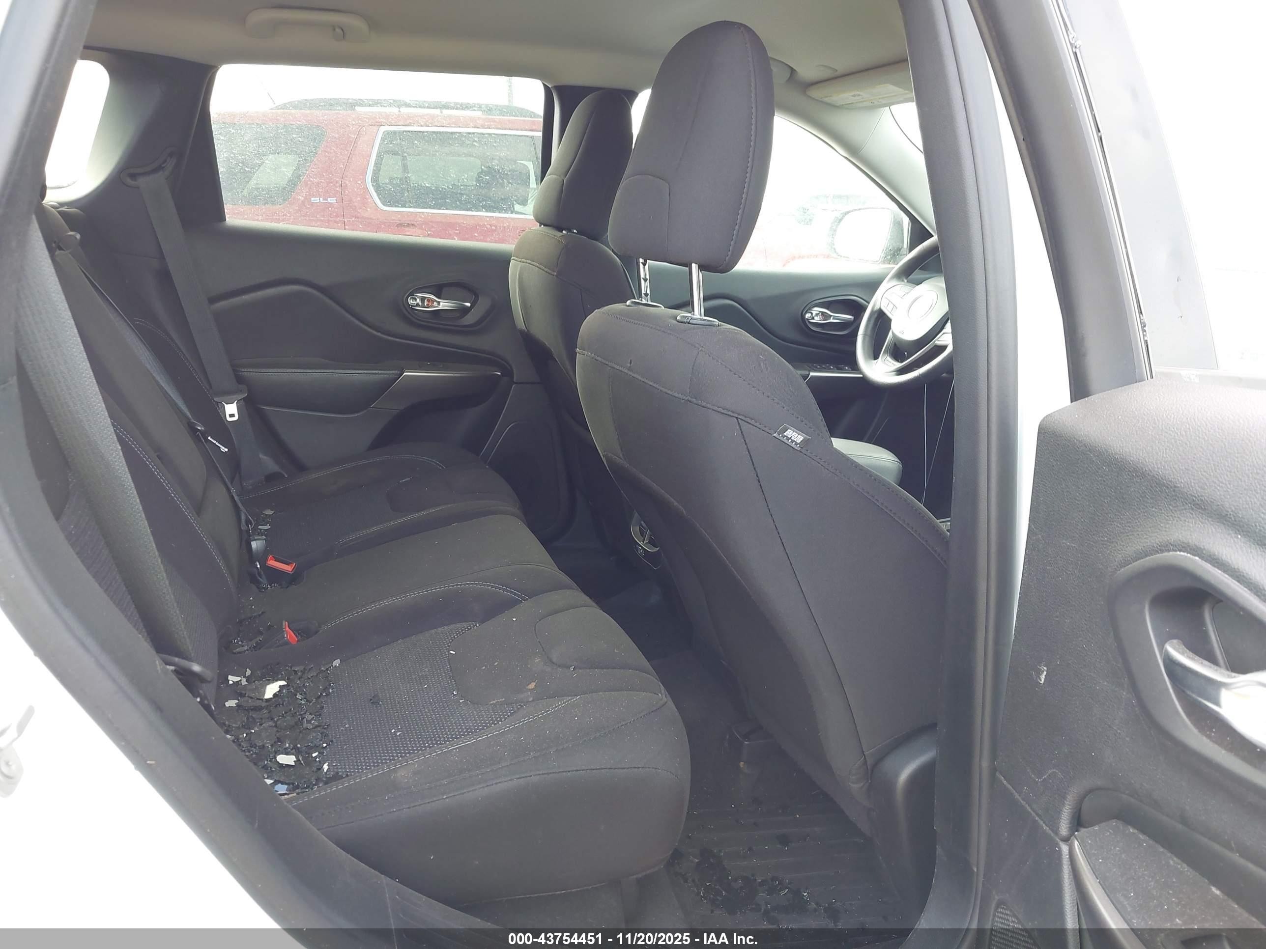 JEEP CHEROKEE image 8