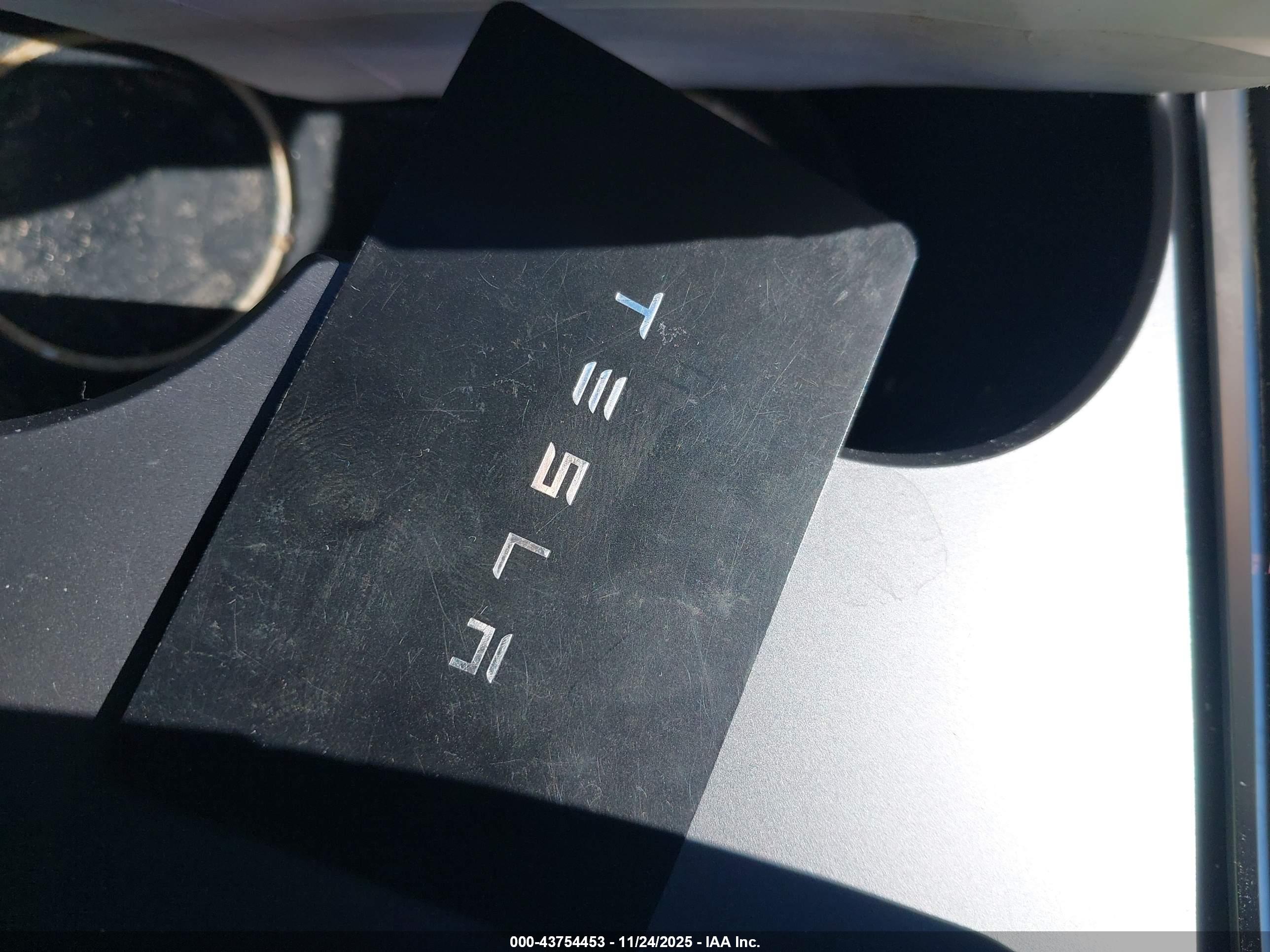 TESLA MODEL image 11