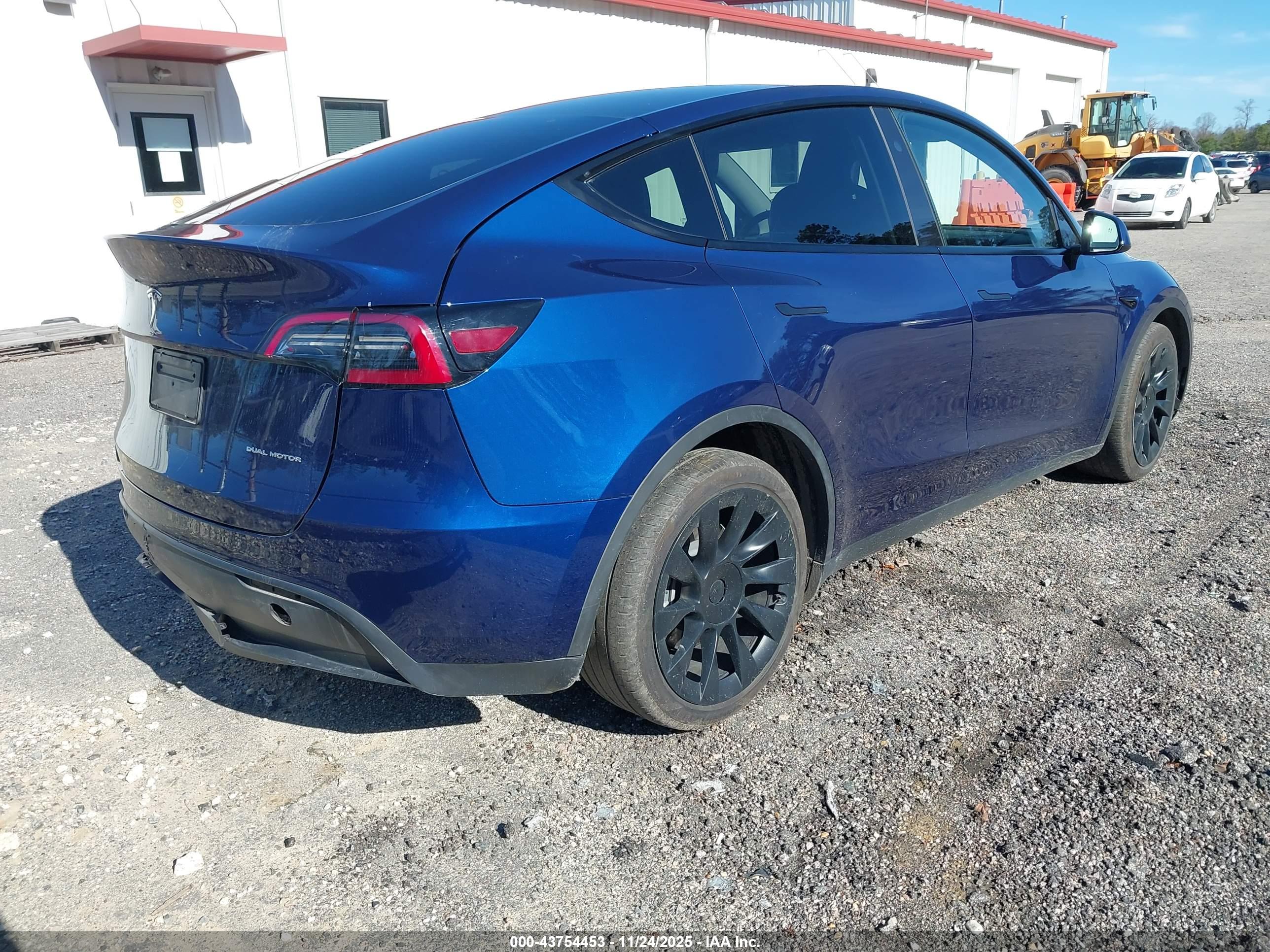 TESLA MODEL image 4