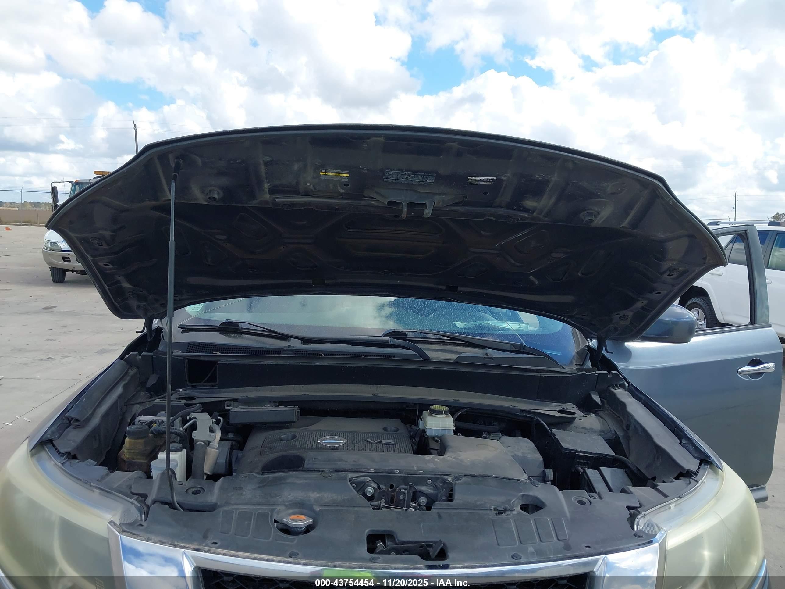 NISSAN PATHFINDER image 10
