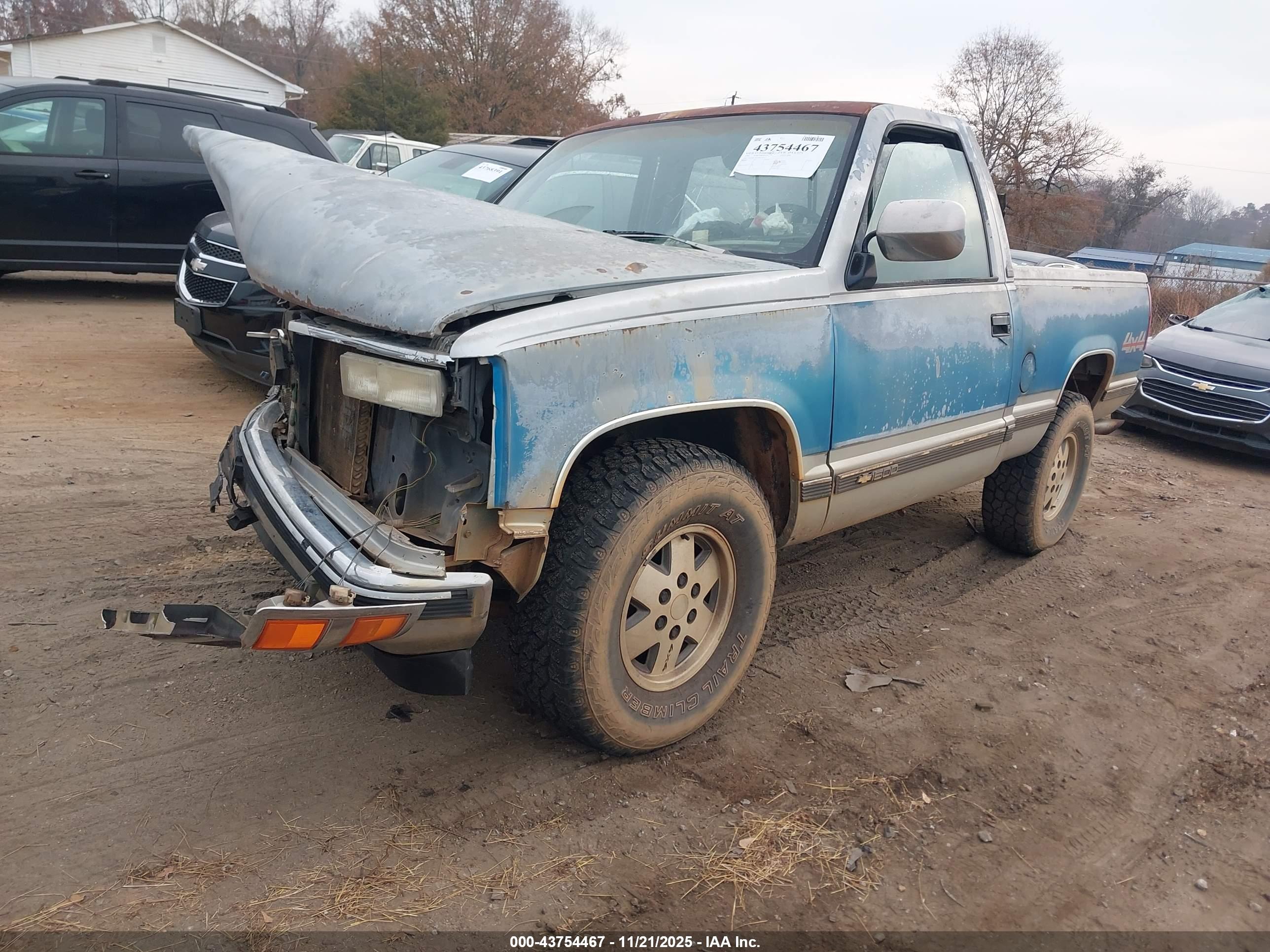 CHEVROLET GMT-400 image 2