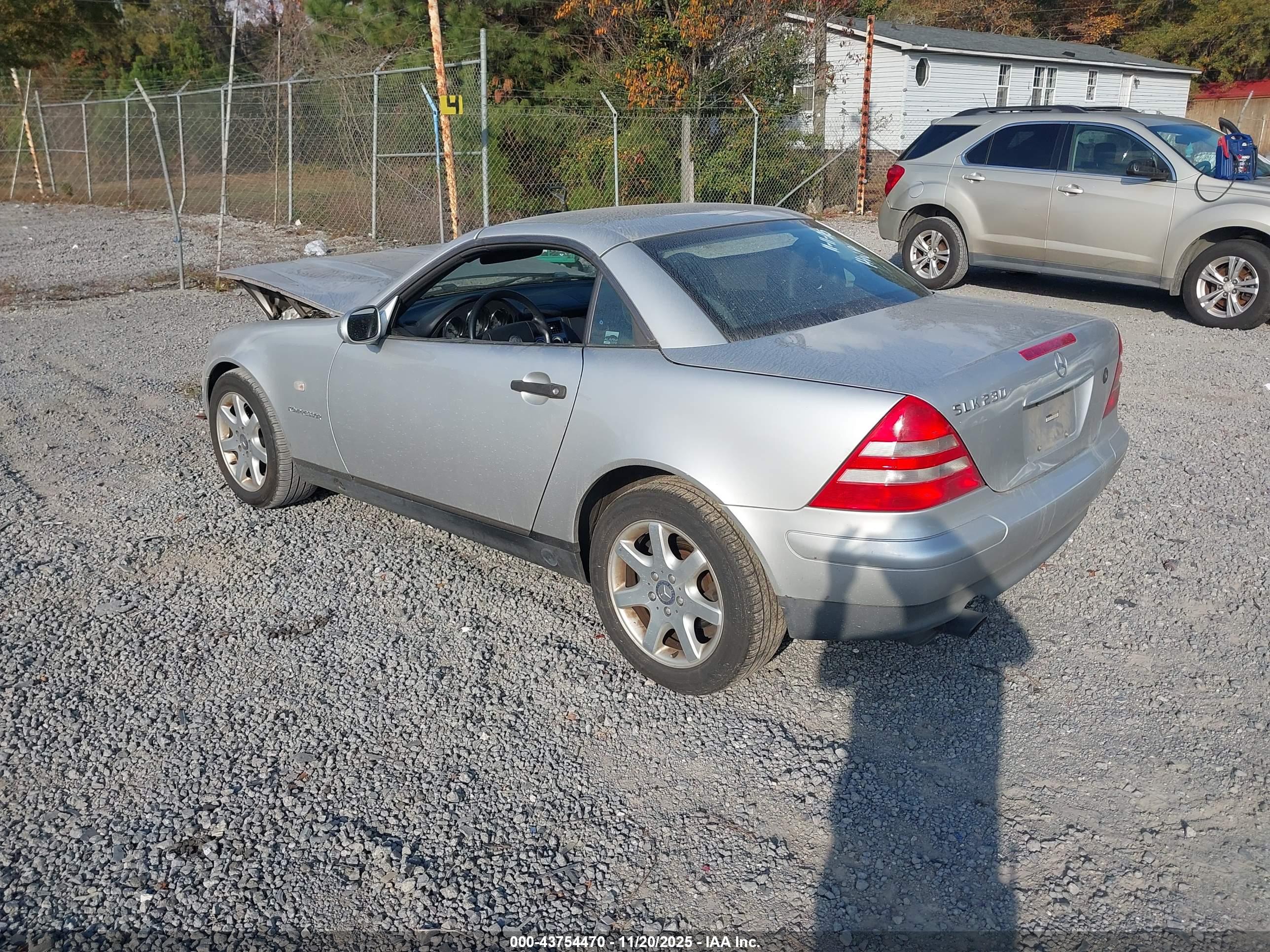 MERCEDES-BENZ SLK image 3
