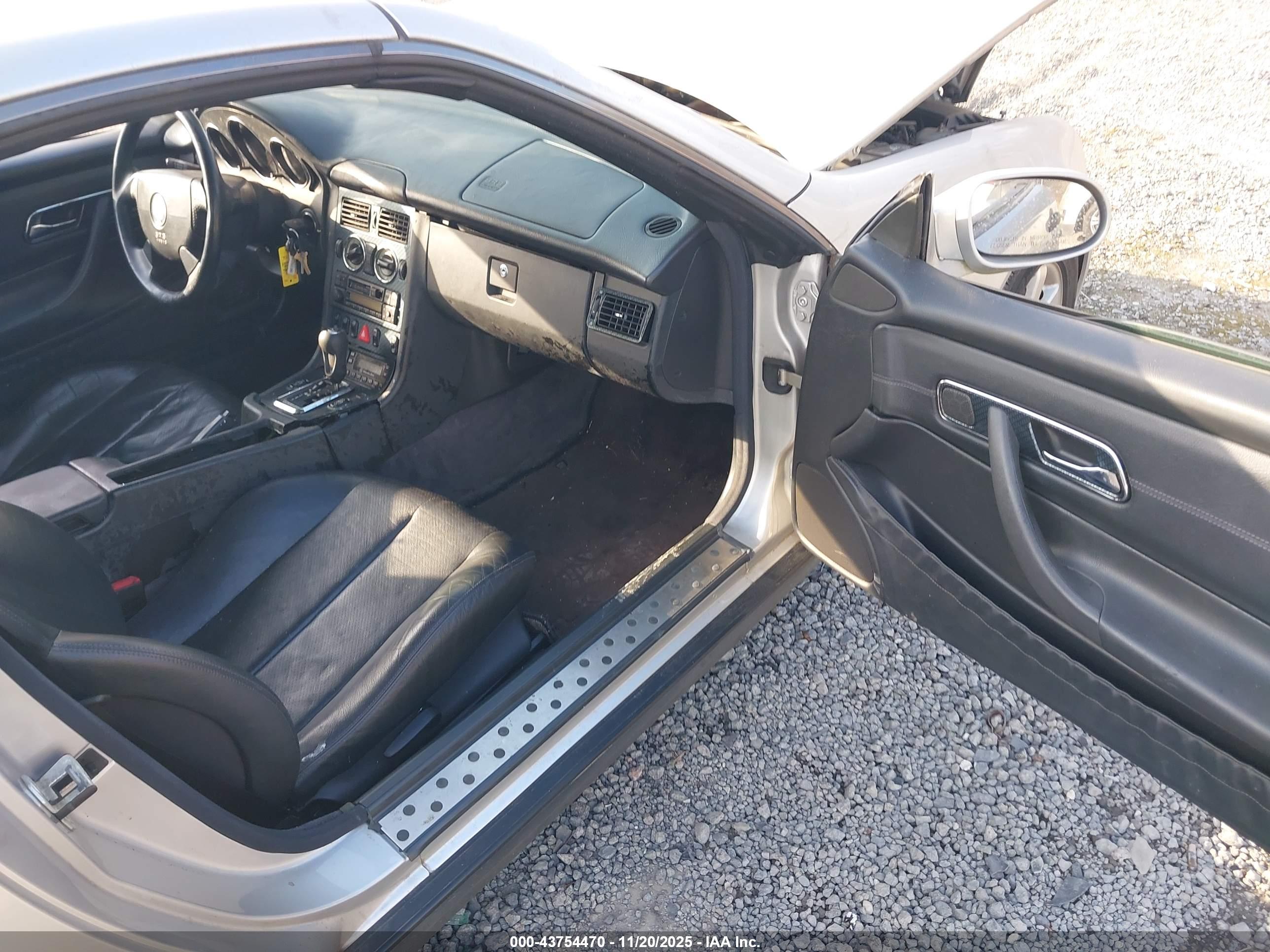 MERCEDES-BENZ SLK image 5