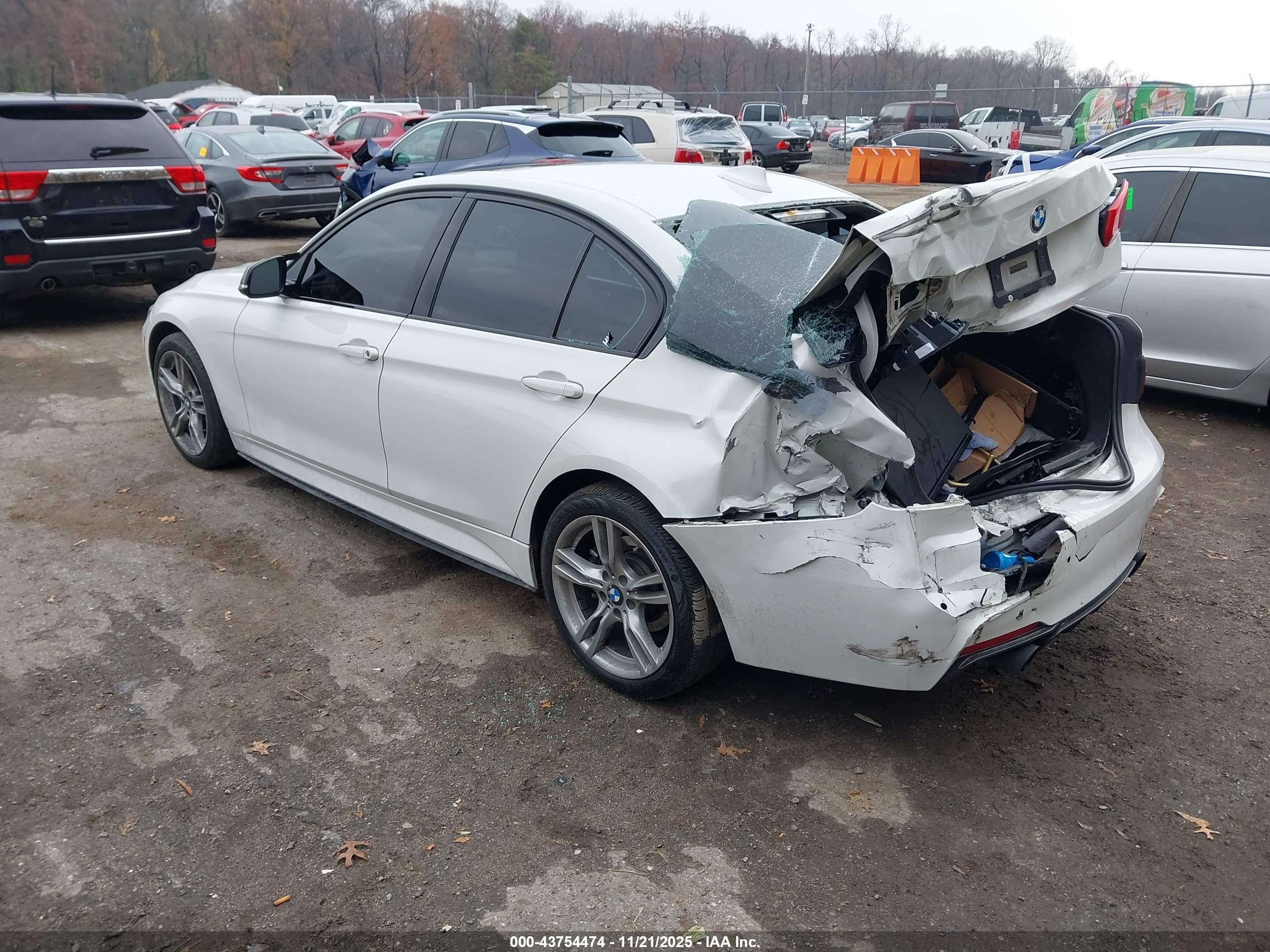 BMW 330I image 3